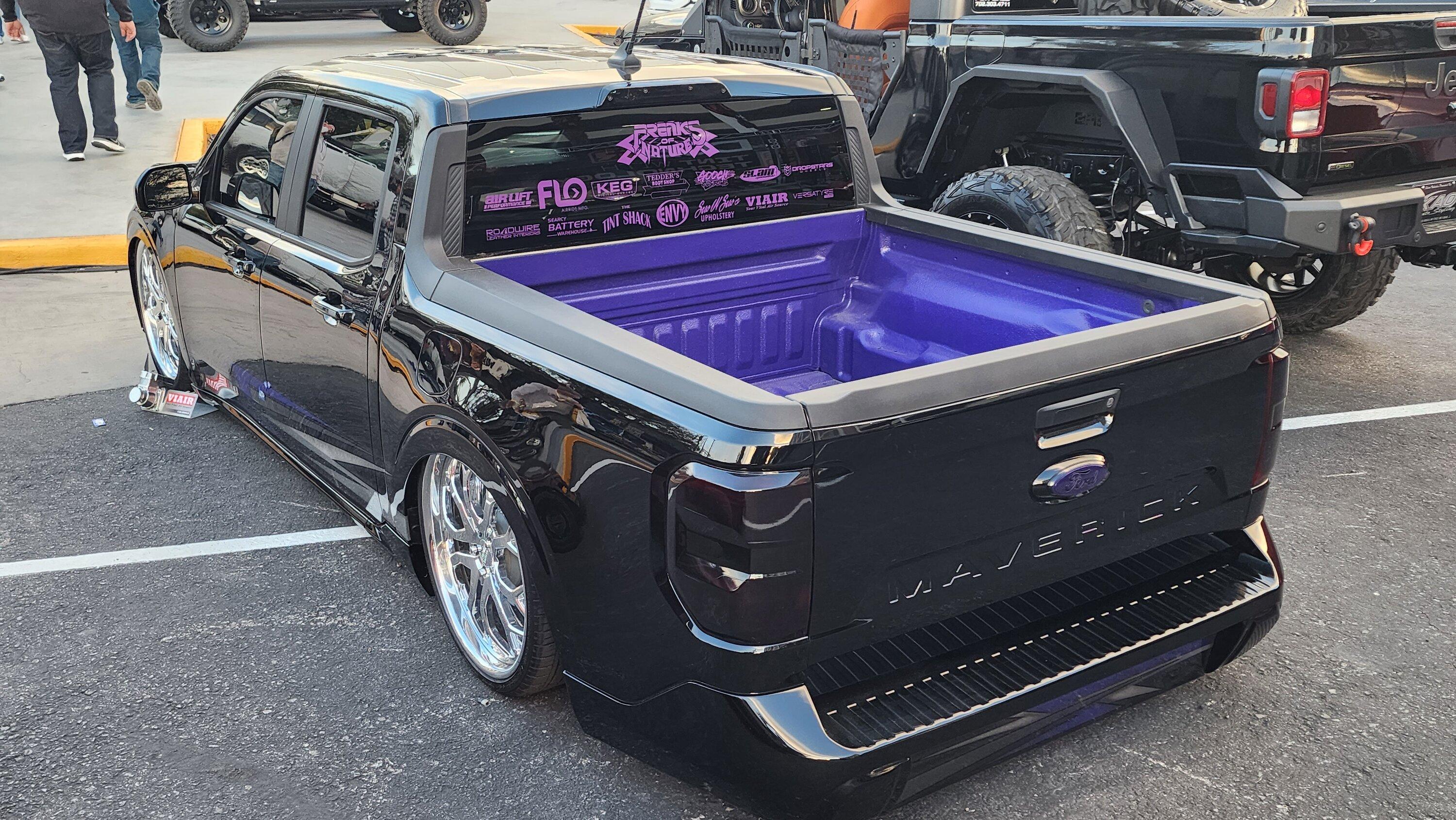 Ford Maverick [SEMA 2022] Maverick w/ DeeZee side steps, tool box, bed cross bar rack 20221102_172519