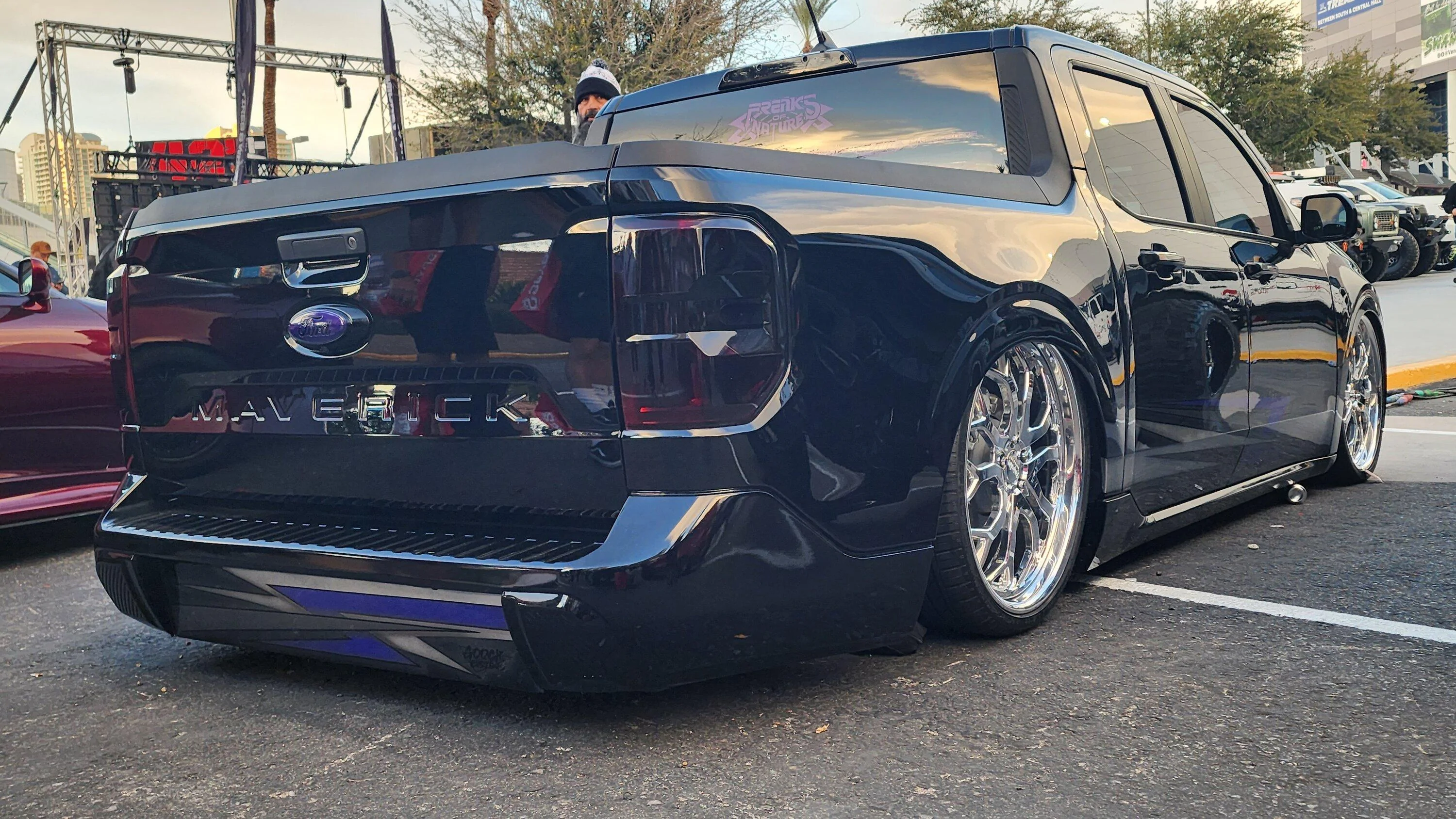 Ford Maverick [SEMA 2022] Maverick w/ DeeZee side steps, tool box, bed cross bar rack 20221102_172547