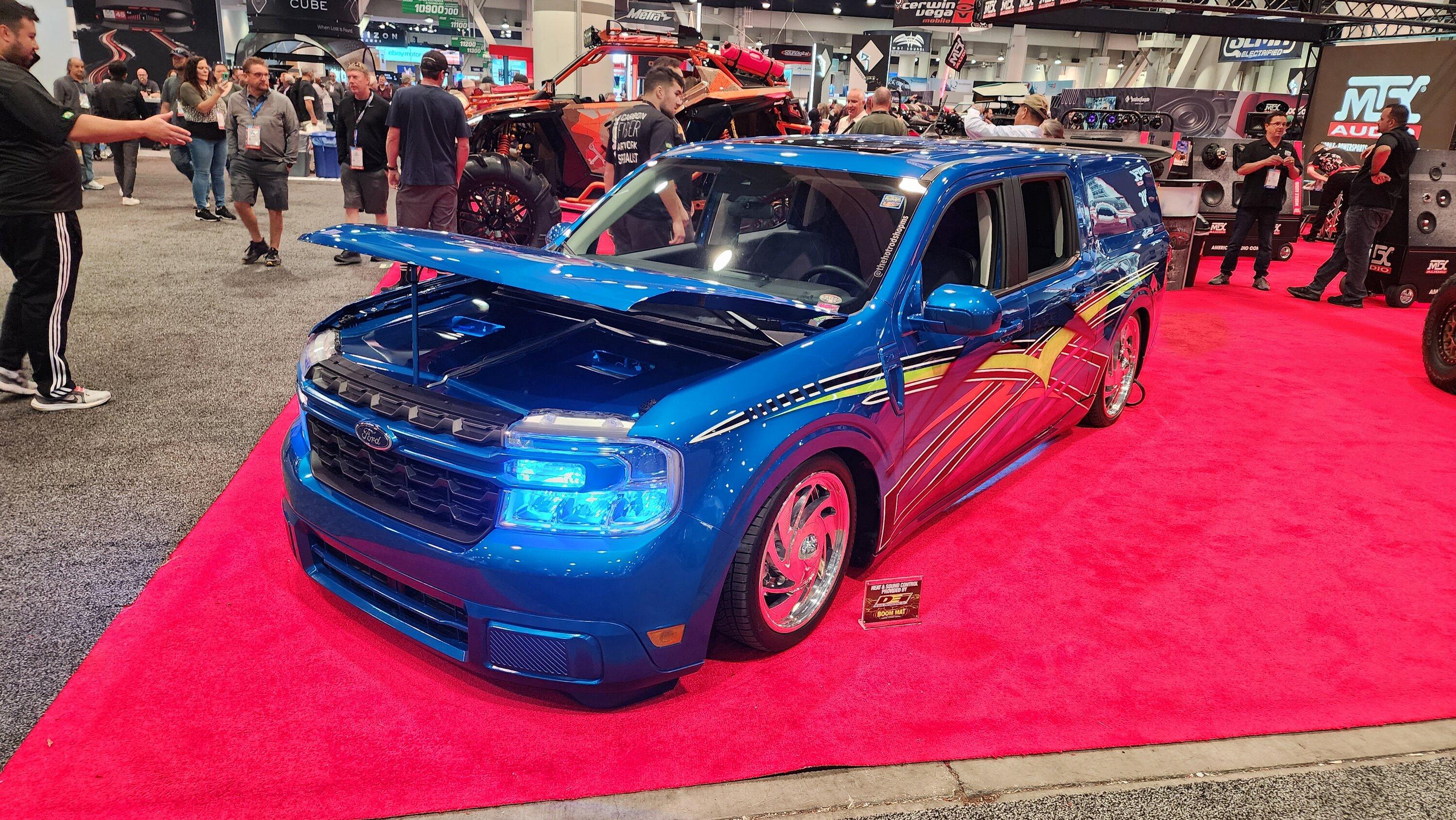 Ford Maverick [SEMA 2022] Maverick w/ DeeZee side steps, tool box, bed cross bar rack 20221102_124730