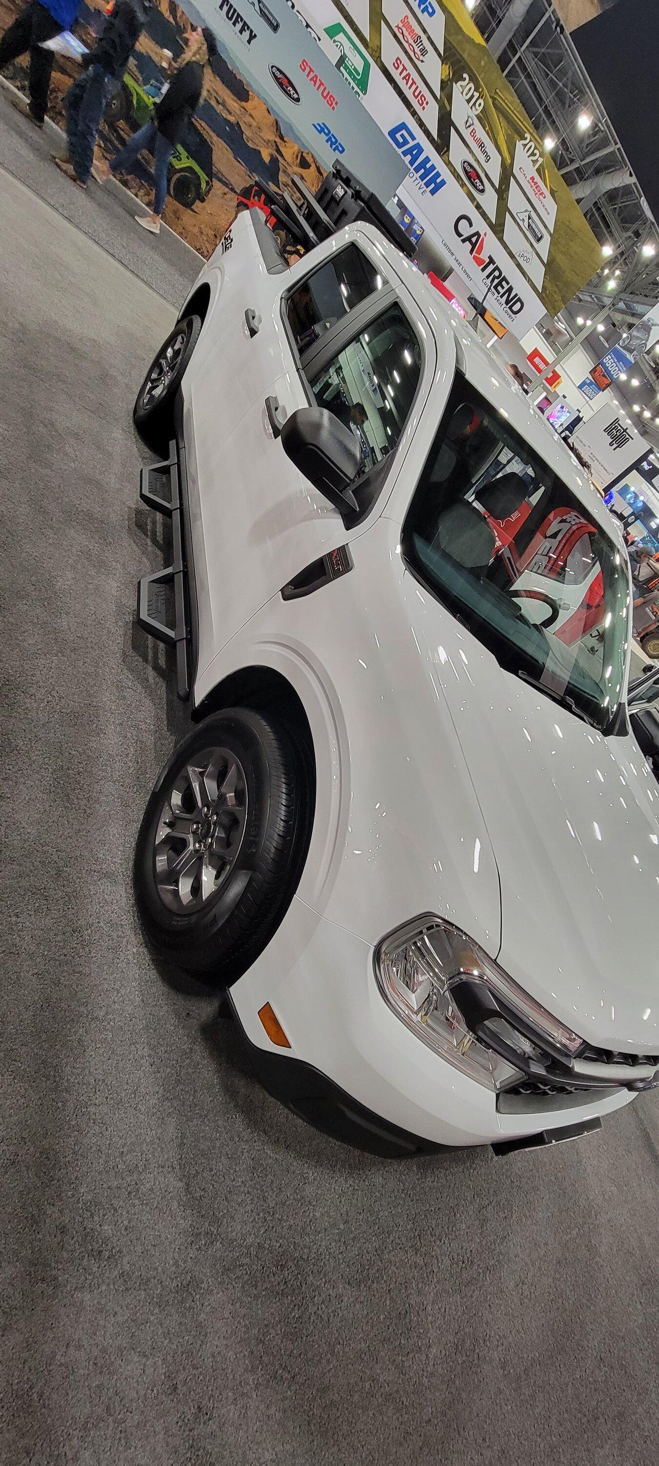 Ford Maverick All the Mavericks I've seen at Sema 2022 20221102_101437