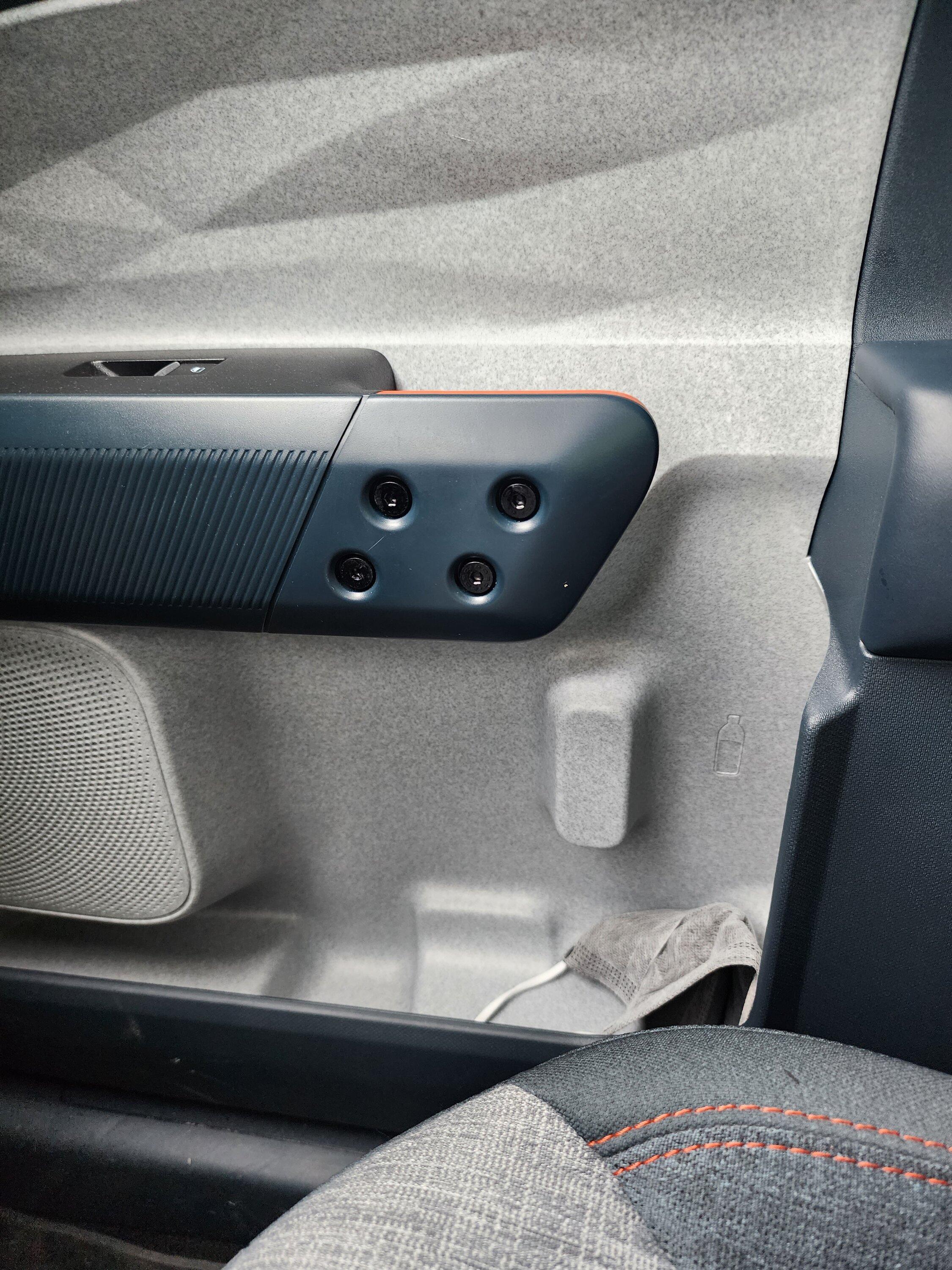 Ford Maverick Can bolts be replaced doors and dash? 20221110_143708