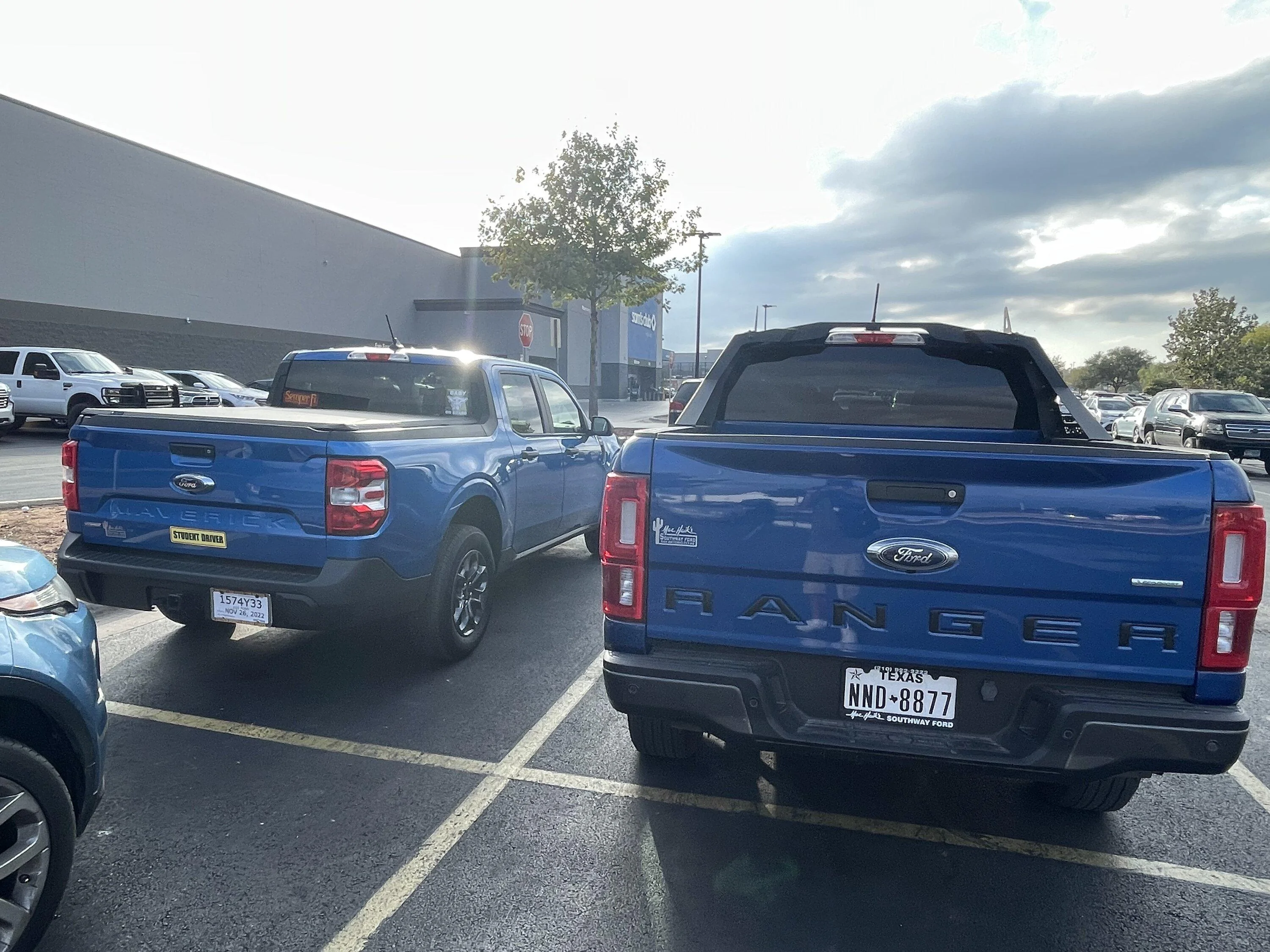 Ford Maverick Maverick vs Ranger comparison pics 78A50300-1E81-4368-AA19-A65706185411
