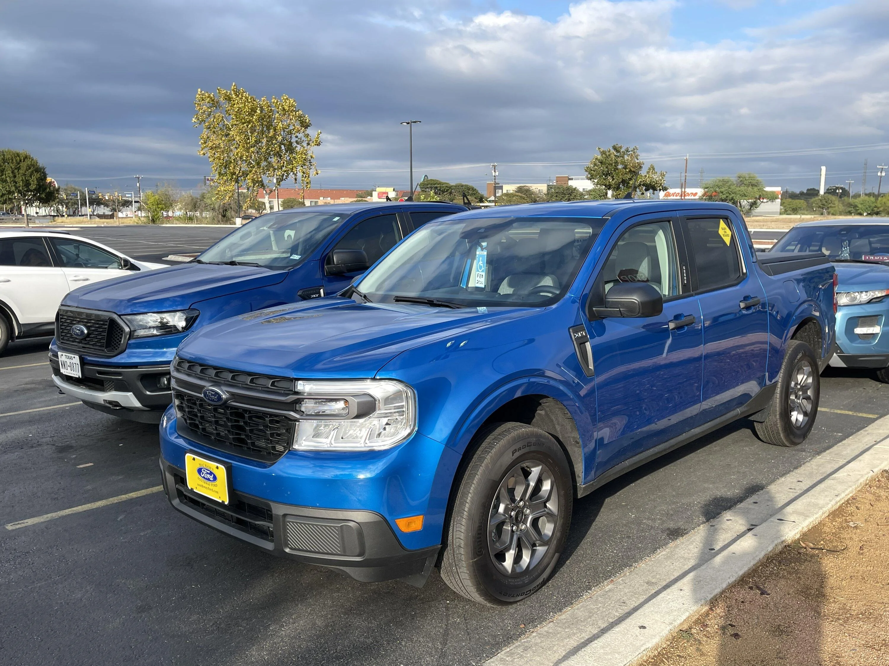 Ford Maverick Maverick vs Ranger comparison pics D08F9E0A-353B-43E0-9191-5E4ED67F2238