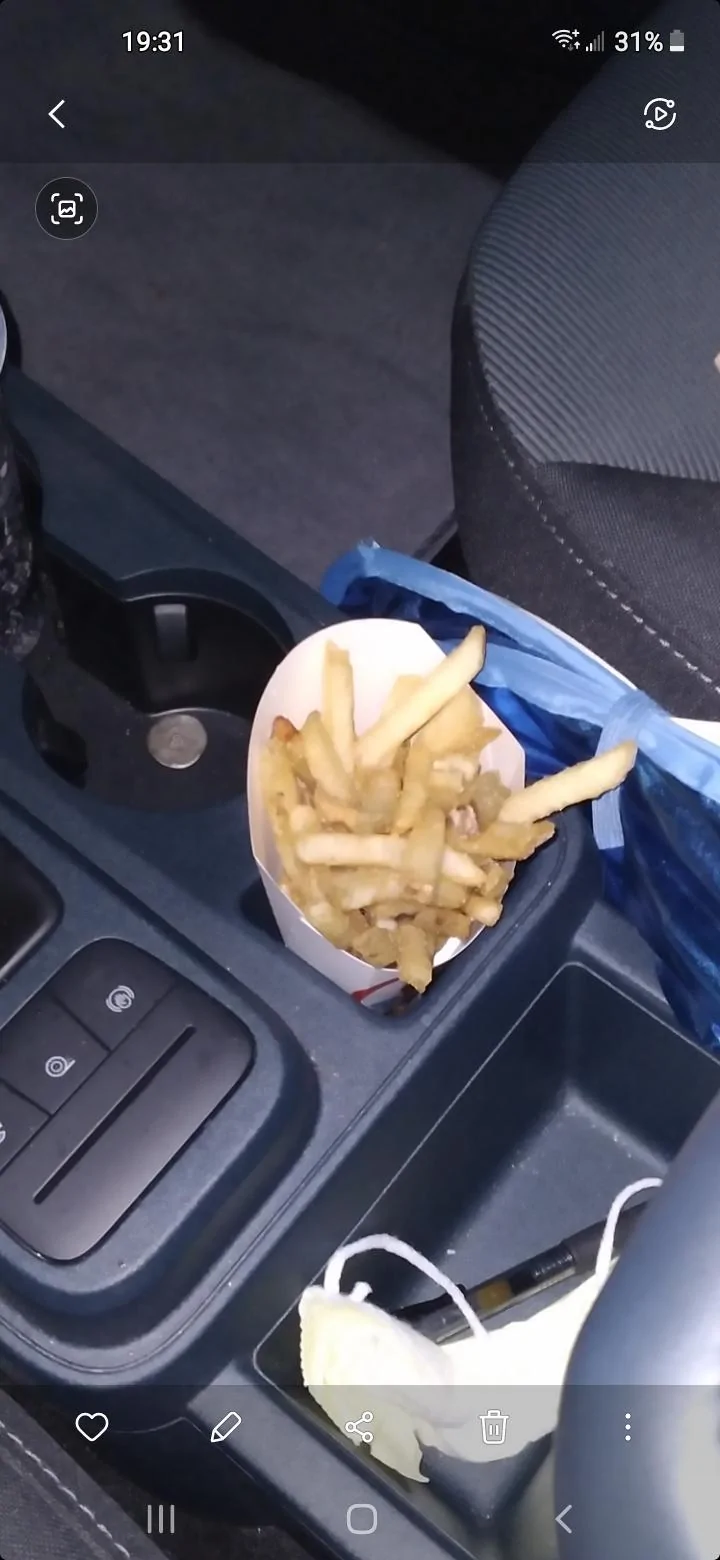 Ford Maverick Center console cubby Screenshot_20221112-193141_Gallery