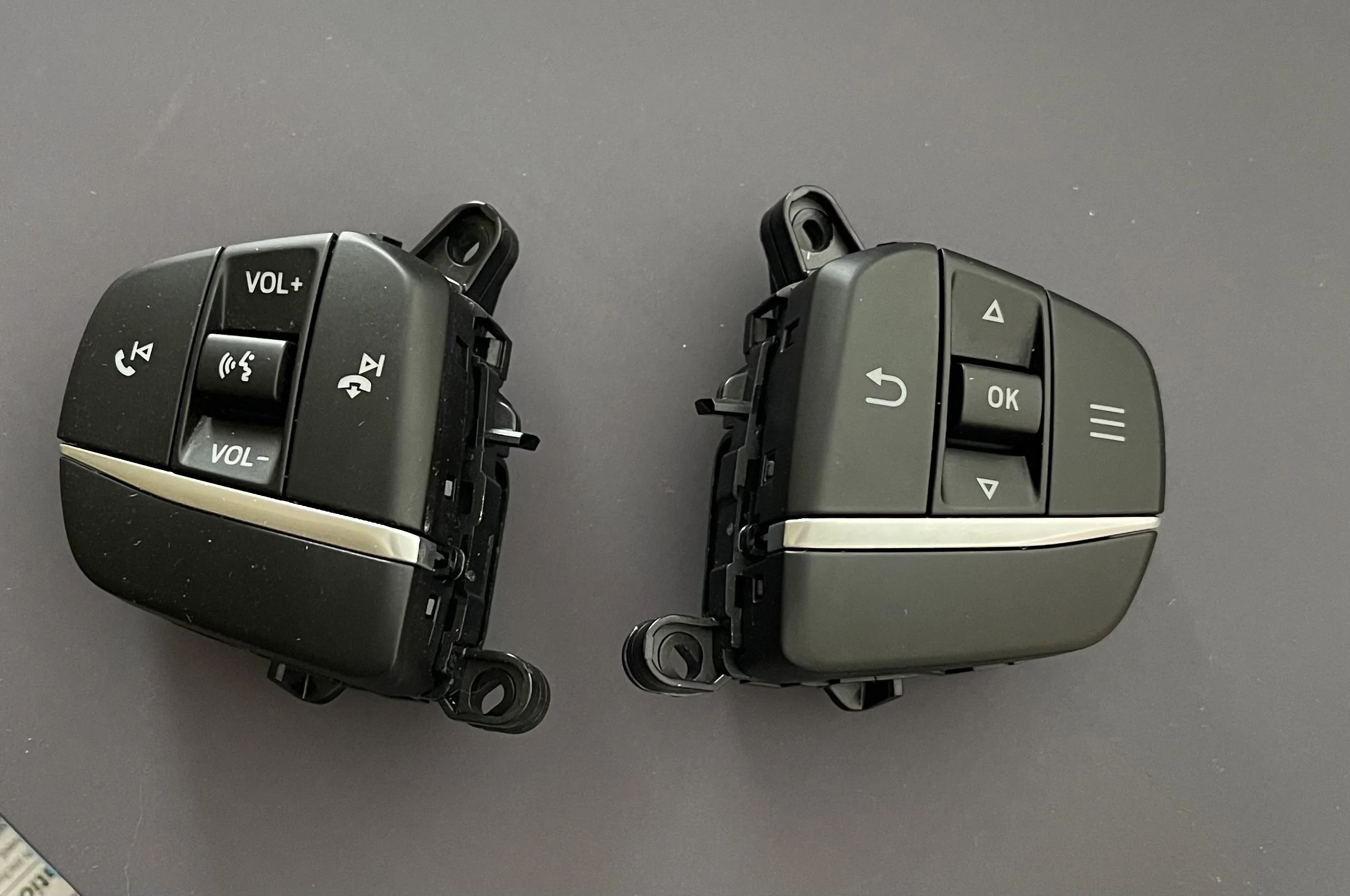 Ford Maverick Steering wheel switches F1C7C03B-1D9A-458E-AA51-33C5762B0EEF