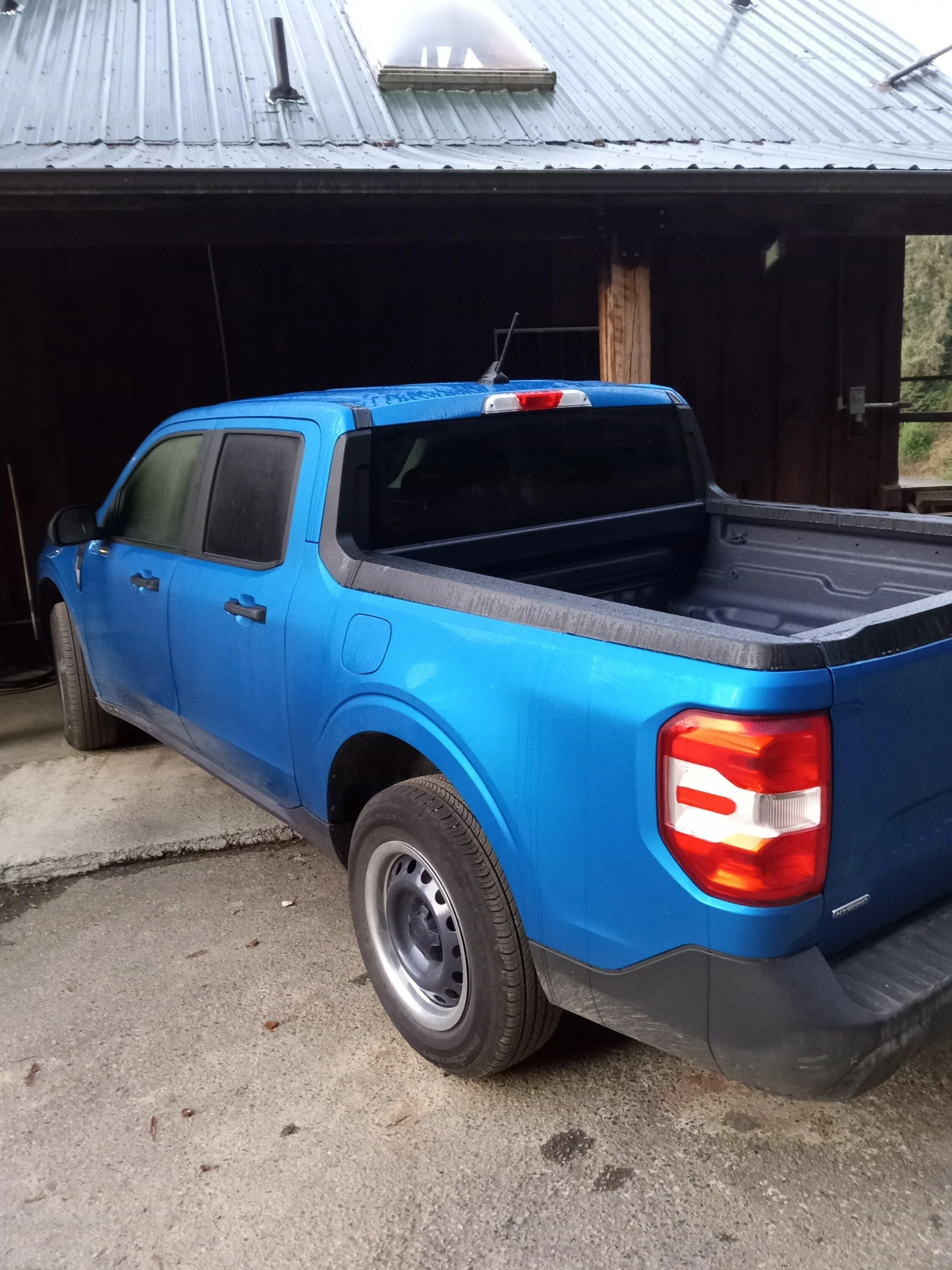 Ford Maverick Hybrid XL Velocity Blue pick1