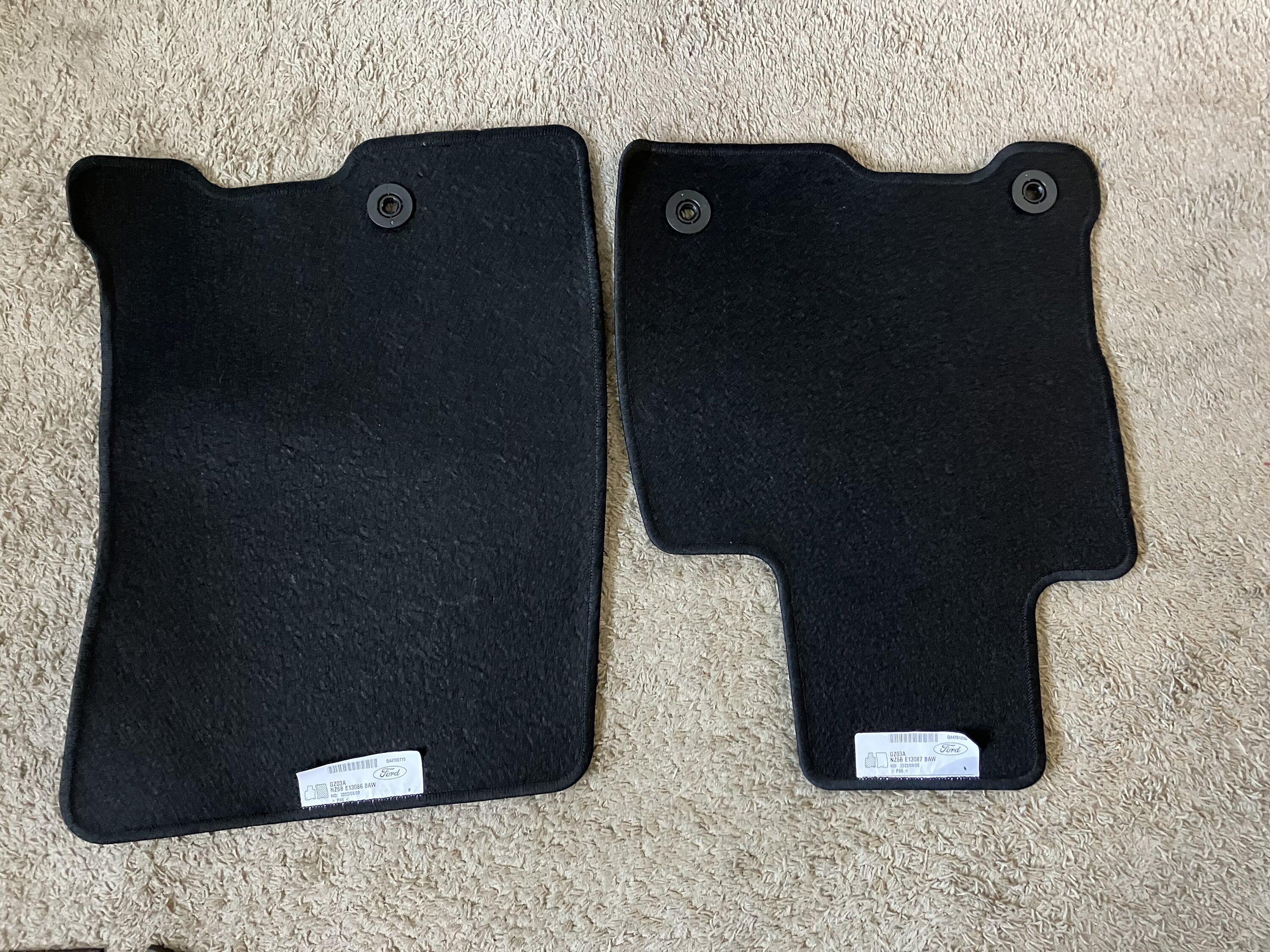 Ford Maverick Free in San Diego - OEM Carpet Floor Mats IMG_7737.JPG