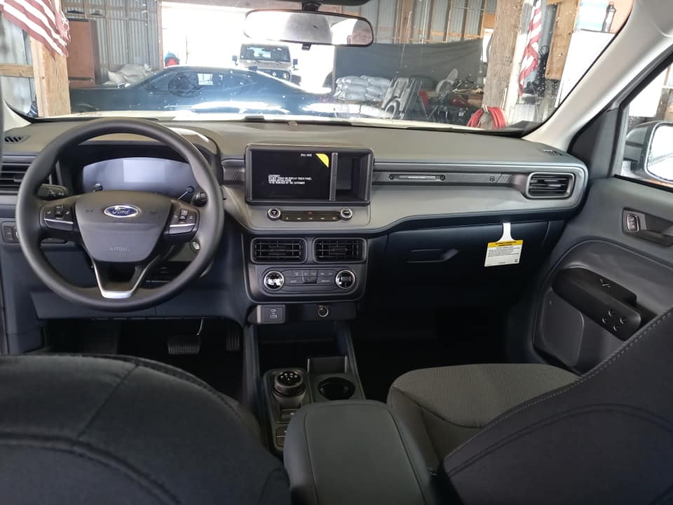 Ford Maverick Maverick XL Interior Shots 2022-maverick-xl-interior-pics-photos-3-