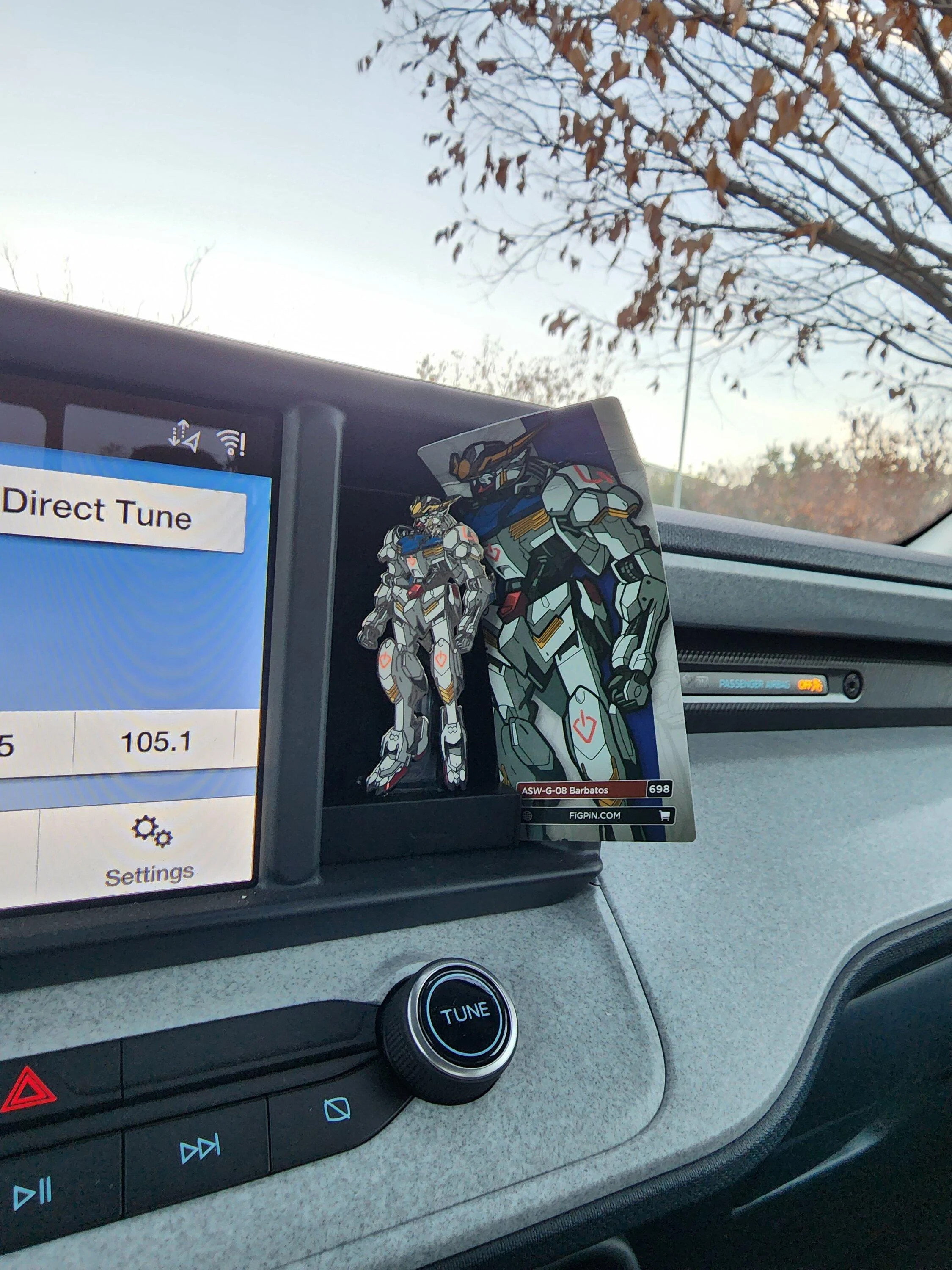 Ford Maverick Dash cubby hole -- what's in yours? 📸 20221129_163213