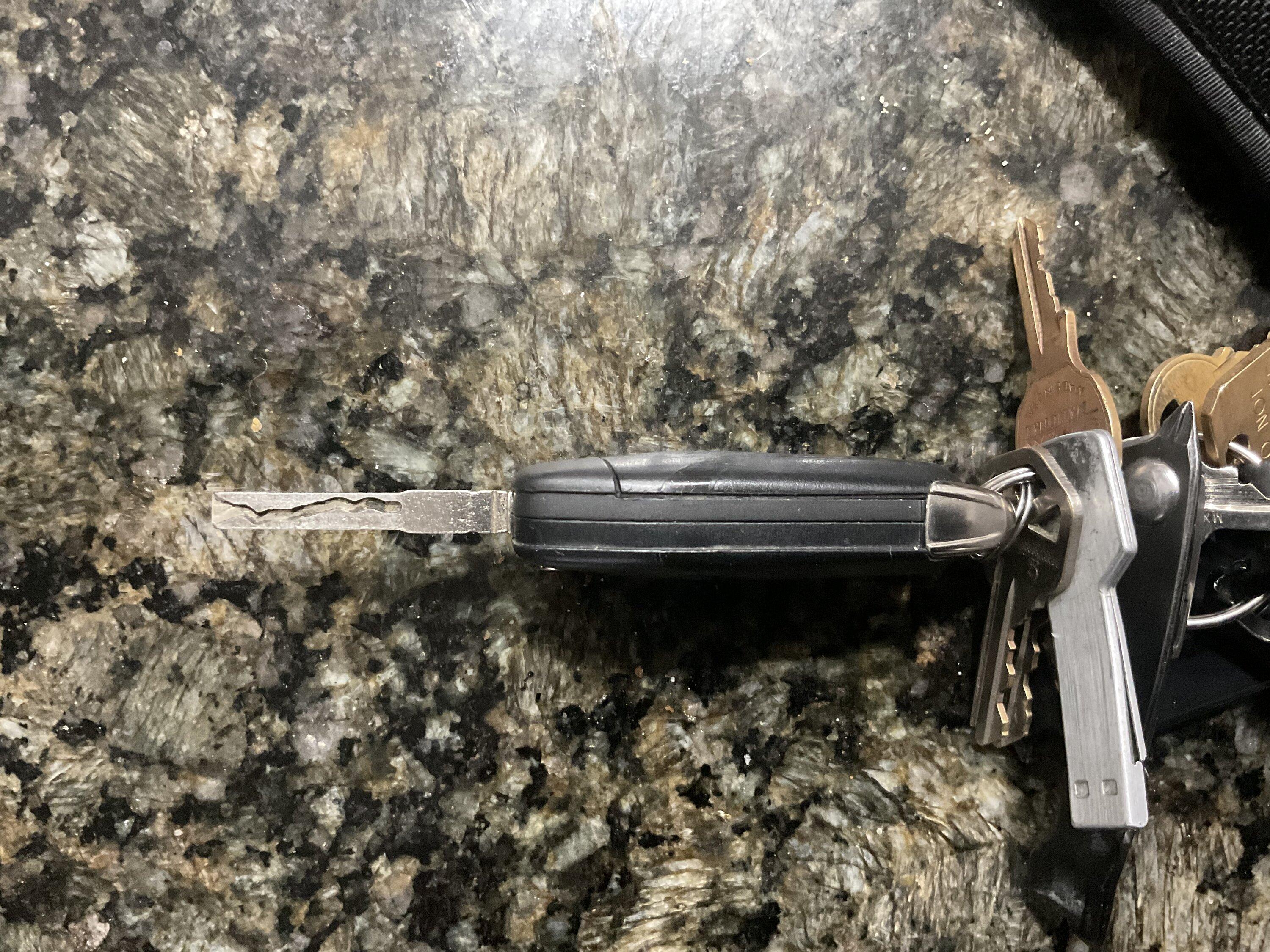 Ford Maverick What does your key look like? A6D740C7-C197-4632-91A9-B25852FDE140