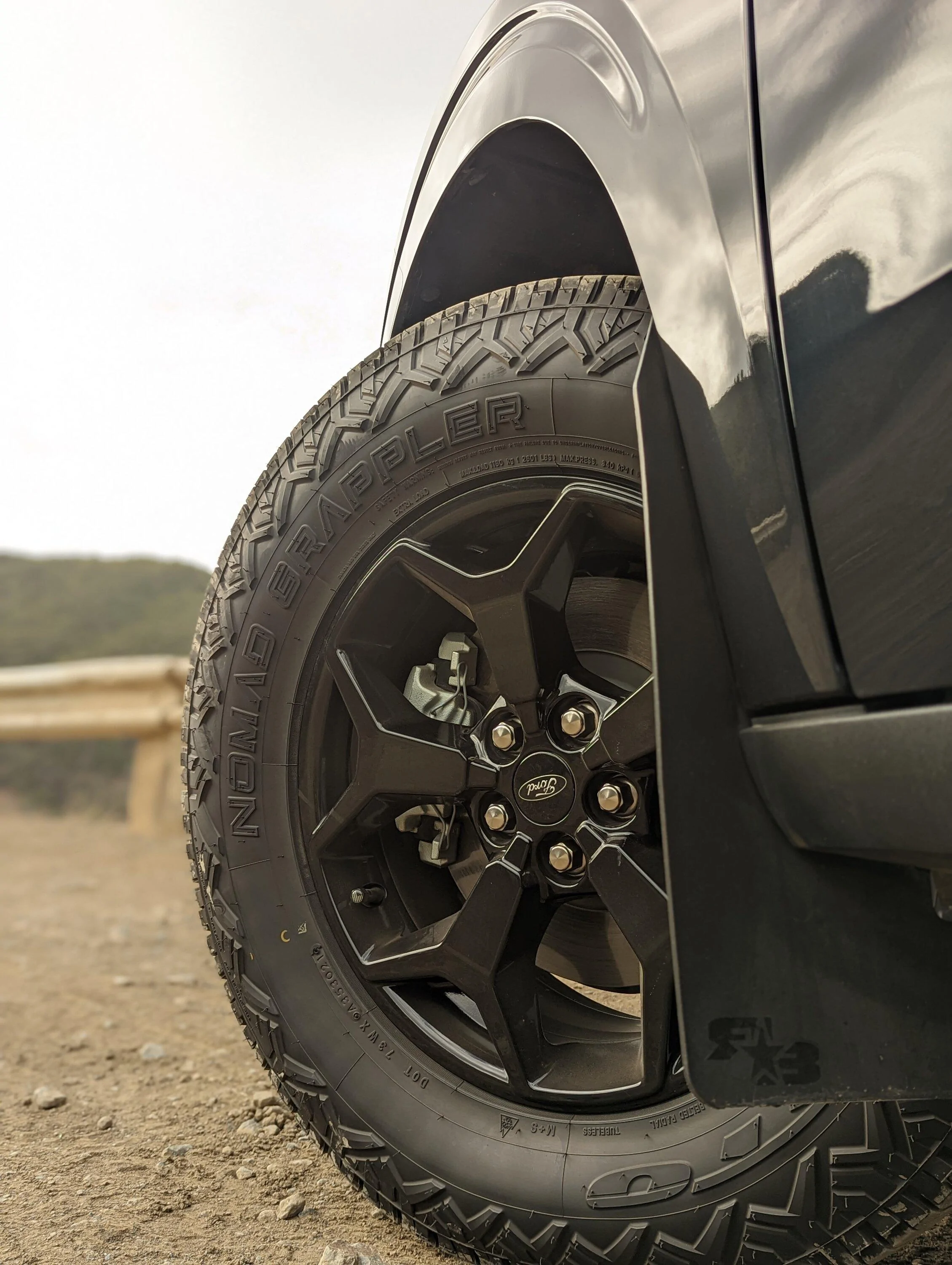 Ford Maverick Nitto Nomad Grappler 245/70R17 PXL_20221206_195926370.PORTRAIT