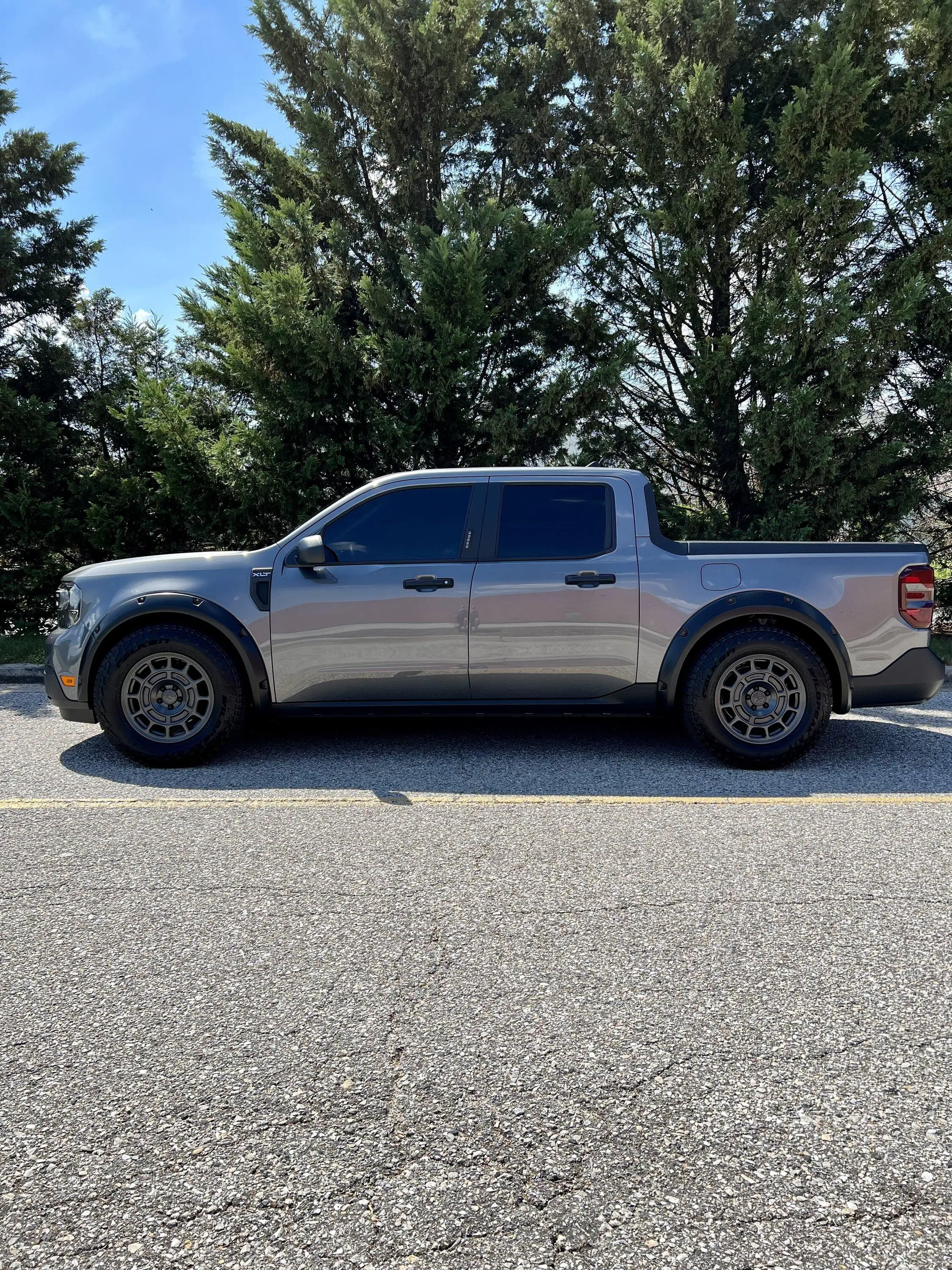 Ford Maverick Gave it some hips ( Bushwacker flares ) mav5