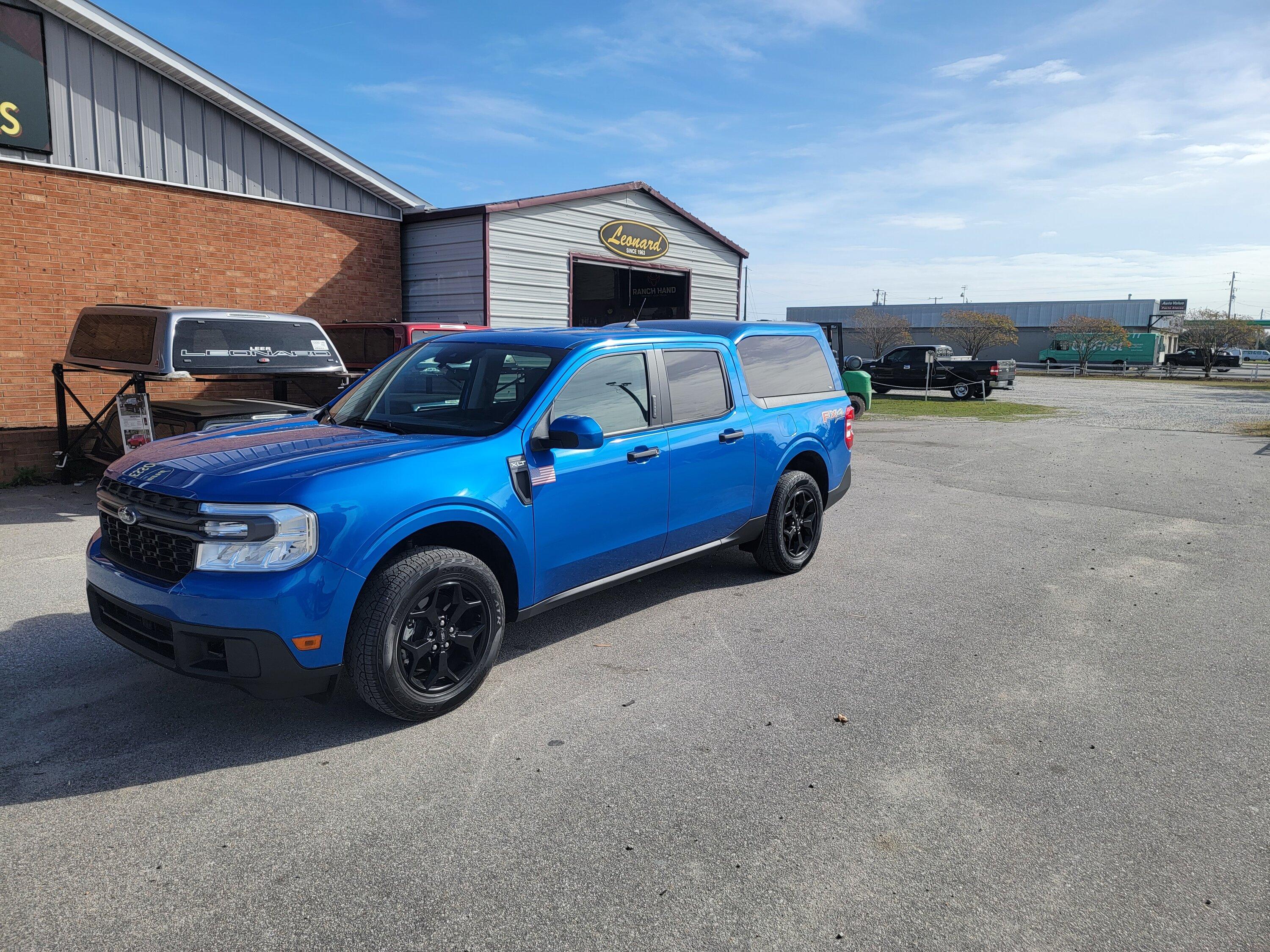 Ford Maverick Leer truck cap installed on my 2022 Maverick XLT 20221109_105922