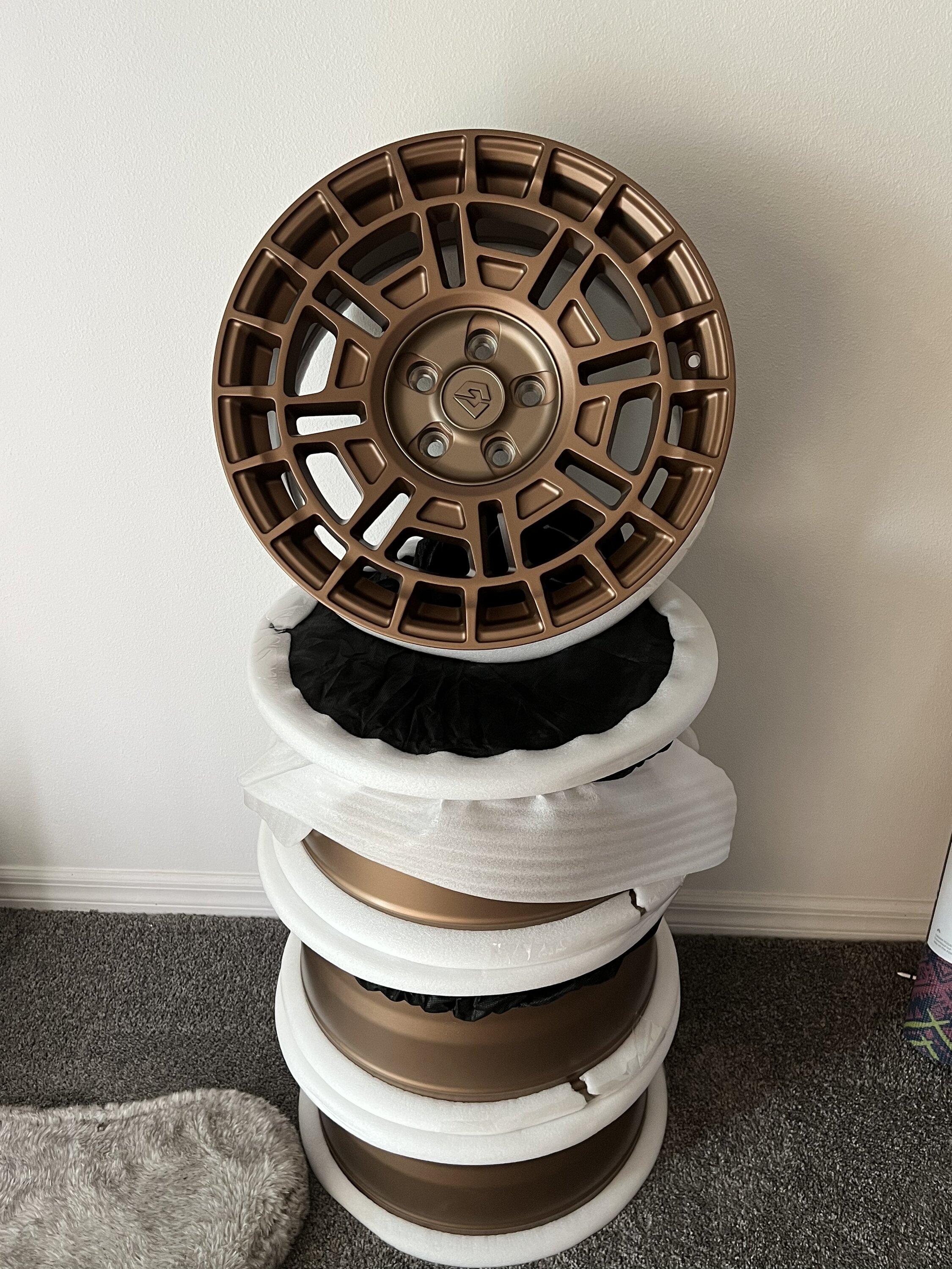 Ford Maverick Wheels and tires for sale B4F662EE-829F-4615-ADB8-628F5A9CF36E