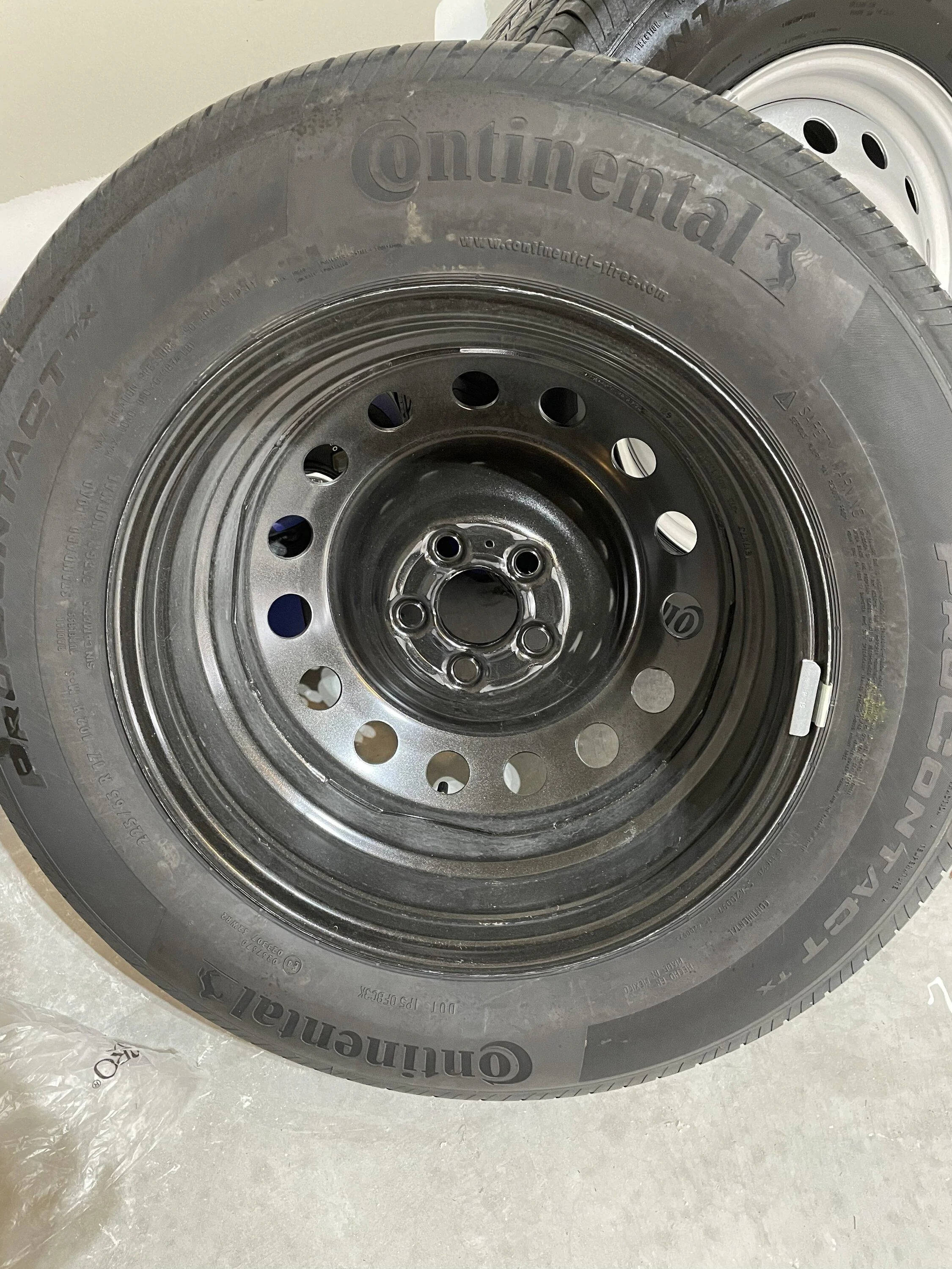 Ford Maverick Steelies with tires TPMs  nuts locks n center caps 0DADEB54-82AB-431E-A642-5D7CECDB54B7