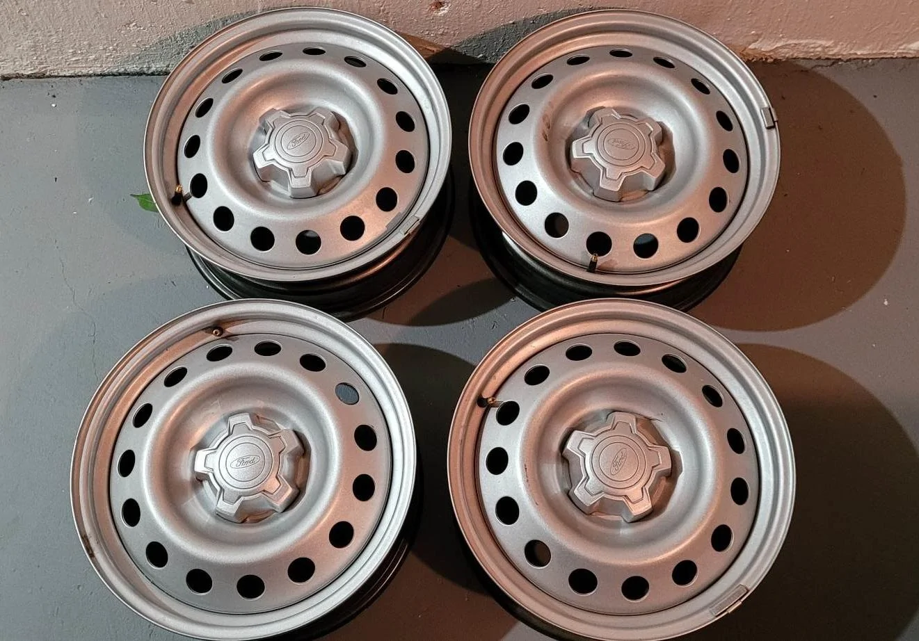 Ford Maverick XL Steelies 320138861_588604436606363_2414006950966286791_n