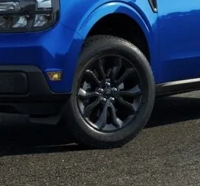 Ford Maverick BAP Black Appearance Package 2023 Maverick spotted! Front, Back & Interior! 📸 BAP 18 inch wheel