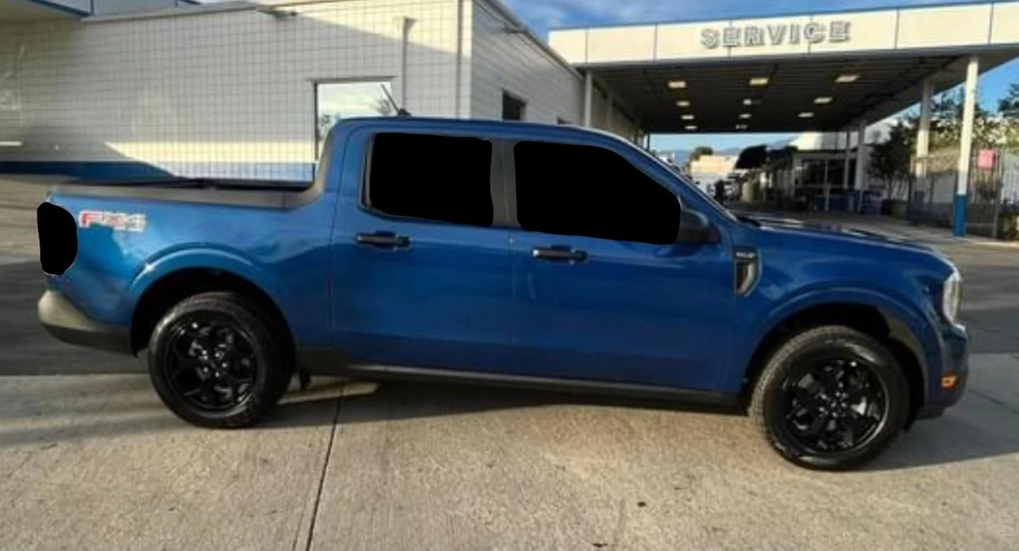 Ford Maverick Atlas blue Live Photos. 2023 Screenshot_20221221-205650__01