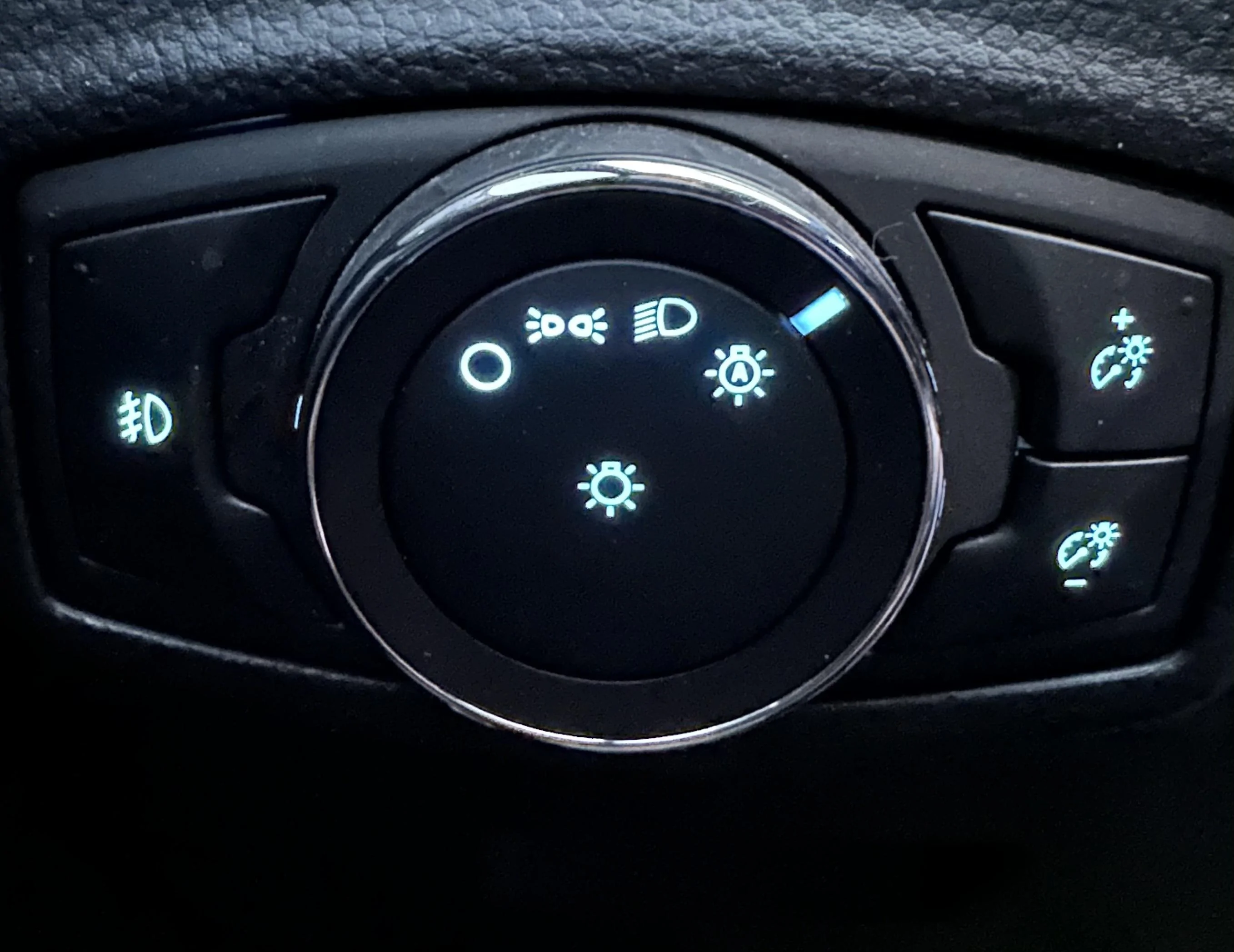 Ford Maverick Headlights Control Knob Question EE0823E0-F2D7-41E1-9B5E-23E5896487E9