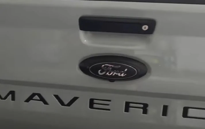 Ford Maverick BAP Black Appearance Package 2023 Maverick spotted! Front, Back & Interior! 📸 rear badge plastidi