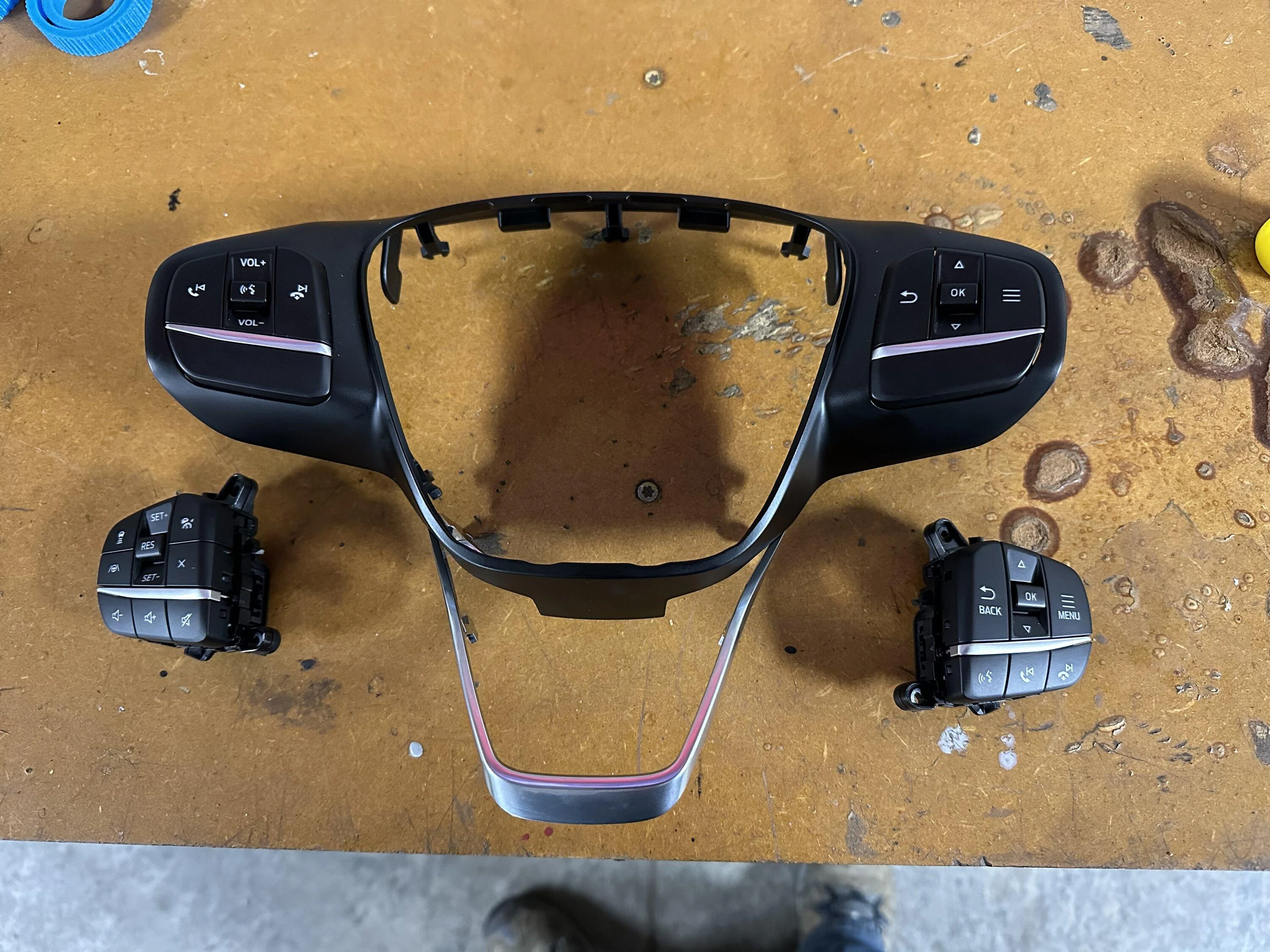Ford Maverick Cruise switches.. but wrong? 1B04200E-8A2A-401F-904B-2D3EB6CF597B