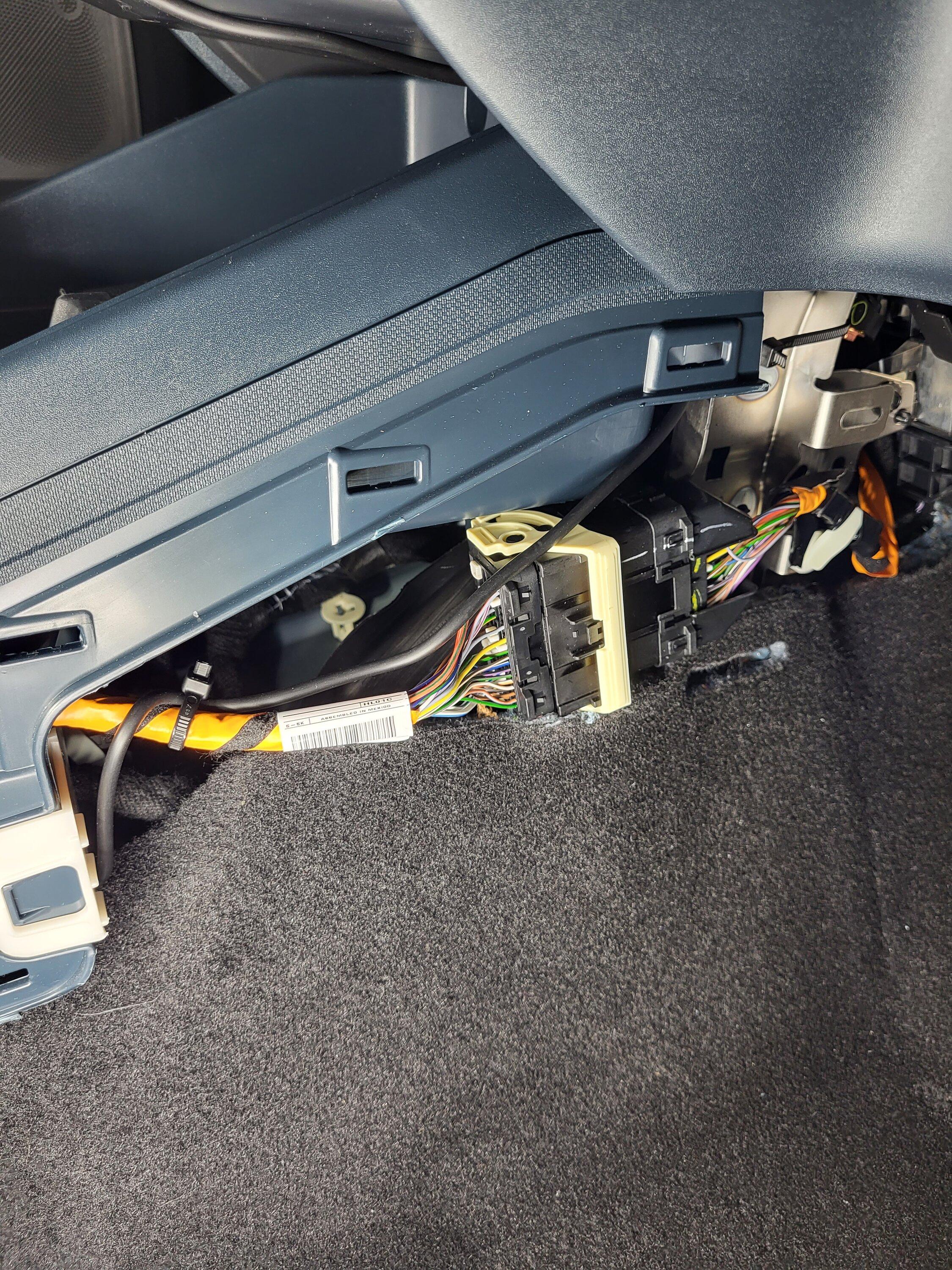 Ford Maverick DIY Center Console USB Power Strip 20221220_162754