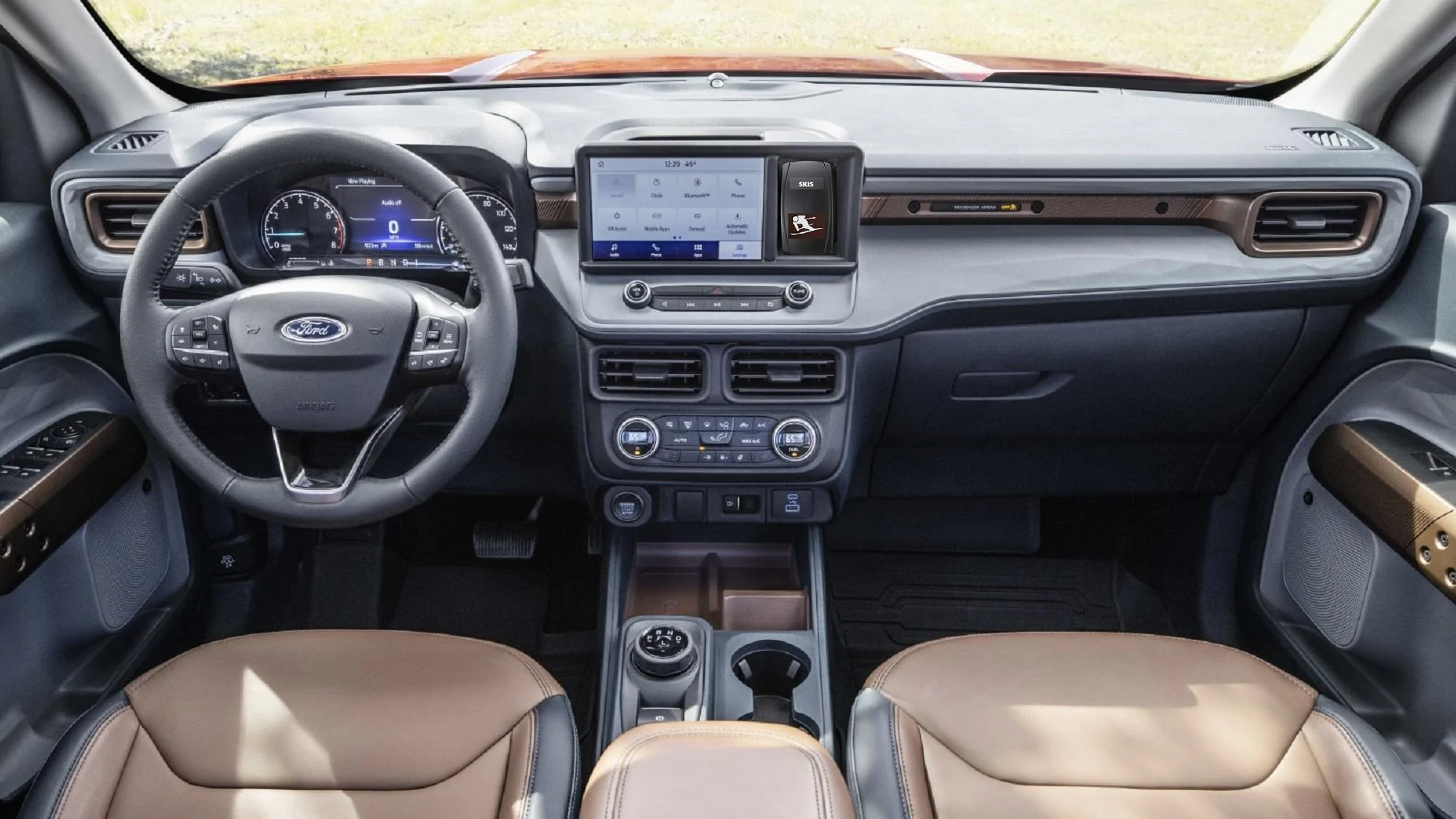 Ford Maverick Hybrid FWD and bad weather Ford-Maverick_Skis