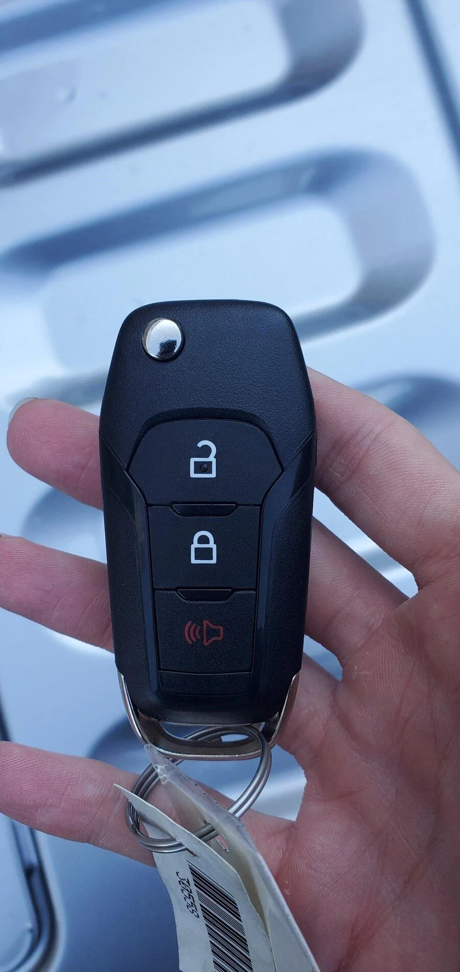 Ford Maverick ICONIC SILVER Maverick Photos Thread 2022 Ford Maverick keyfob key2