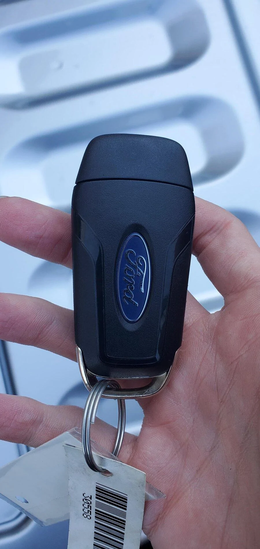 Ford Maverick ICONIC SILVER Maverick Photos Thread 2022 Ford Maverick keyfob key1