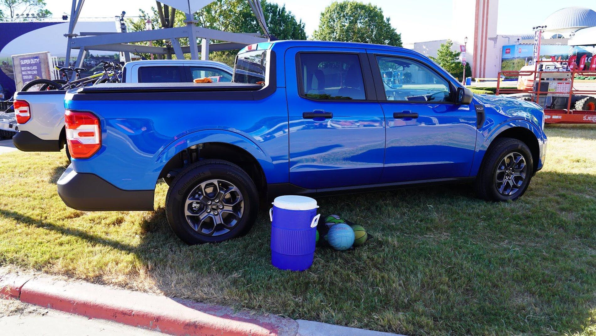 Ford Maverick VELOCITY BLUE Maverick Photos Thread 2021-Auto-Show-37