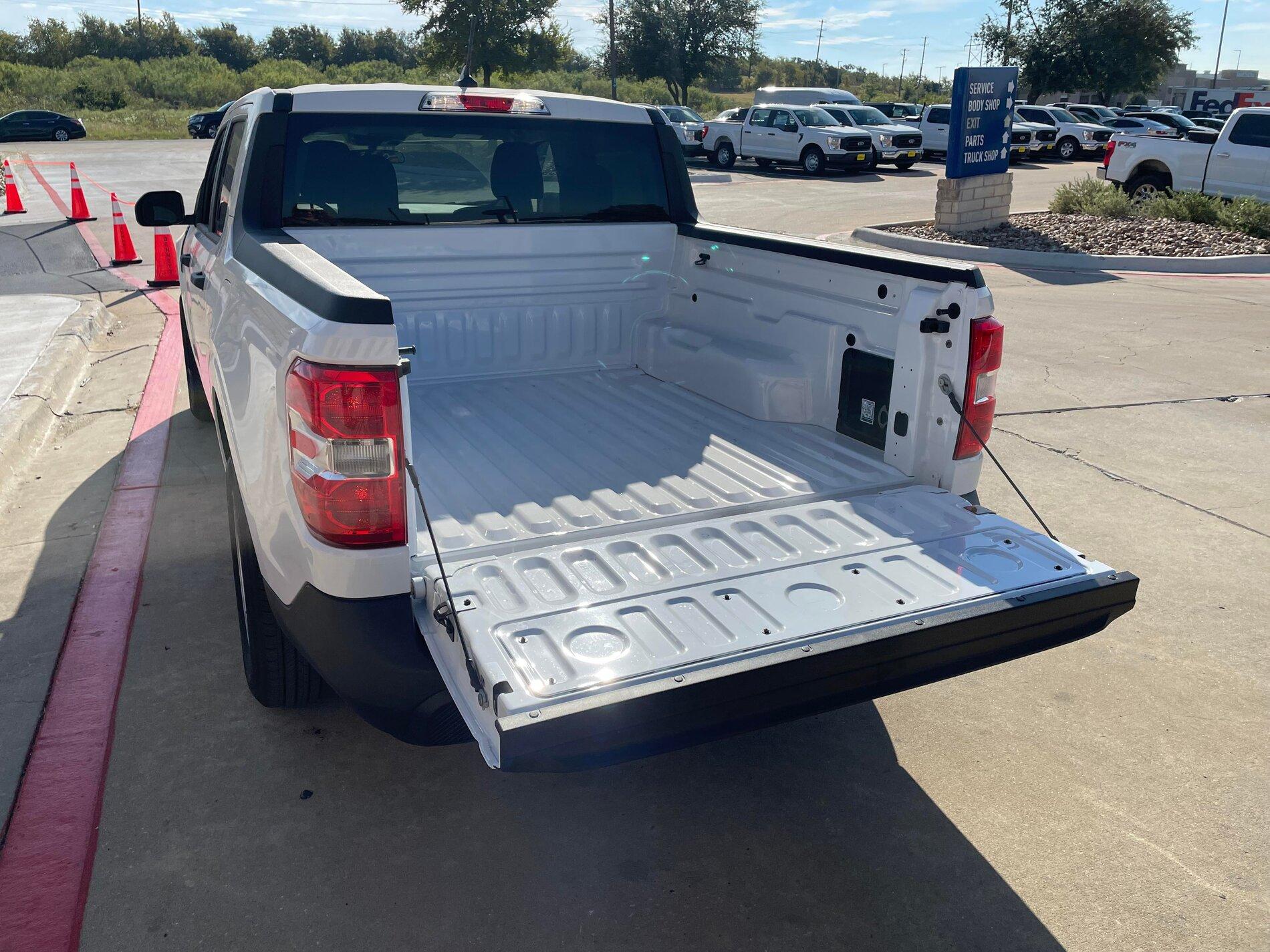 Ford Maverick OXFORD WHITE Maverick Photos Thread 2022 Maverick XL Oxford White 2