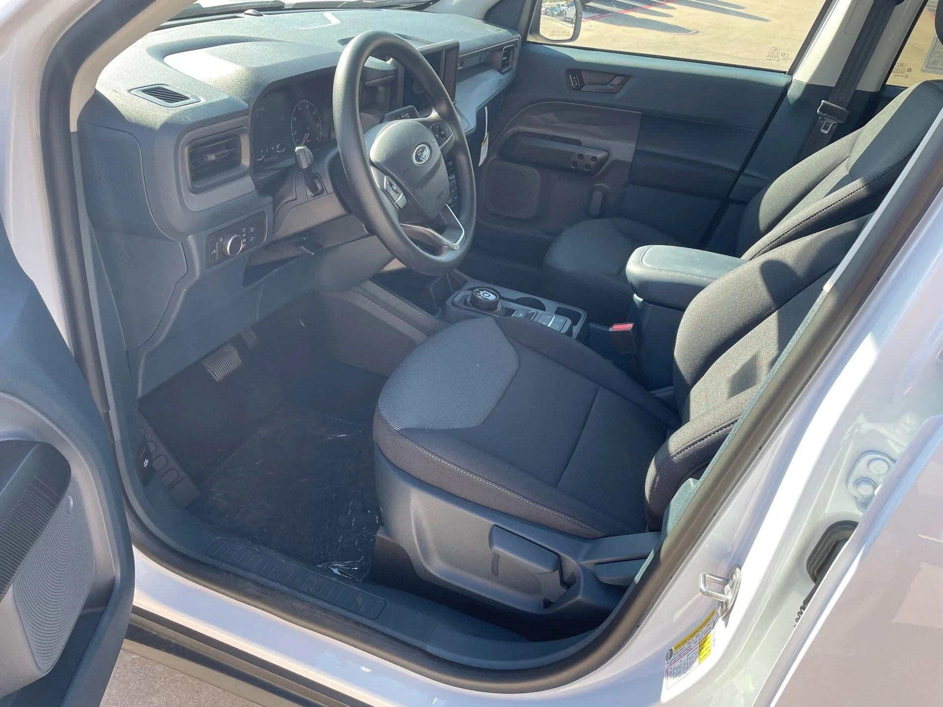 Ford Maverick OXFORD WHITE Maverick Photos Thread 2022 Maverick XL Oxford White 3
