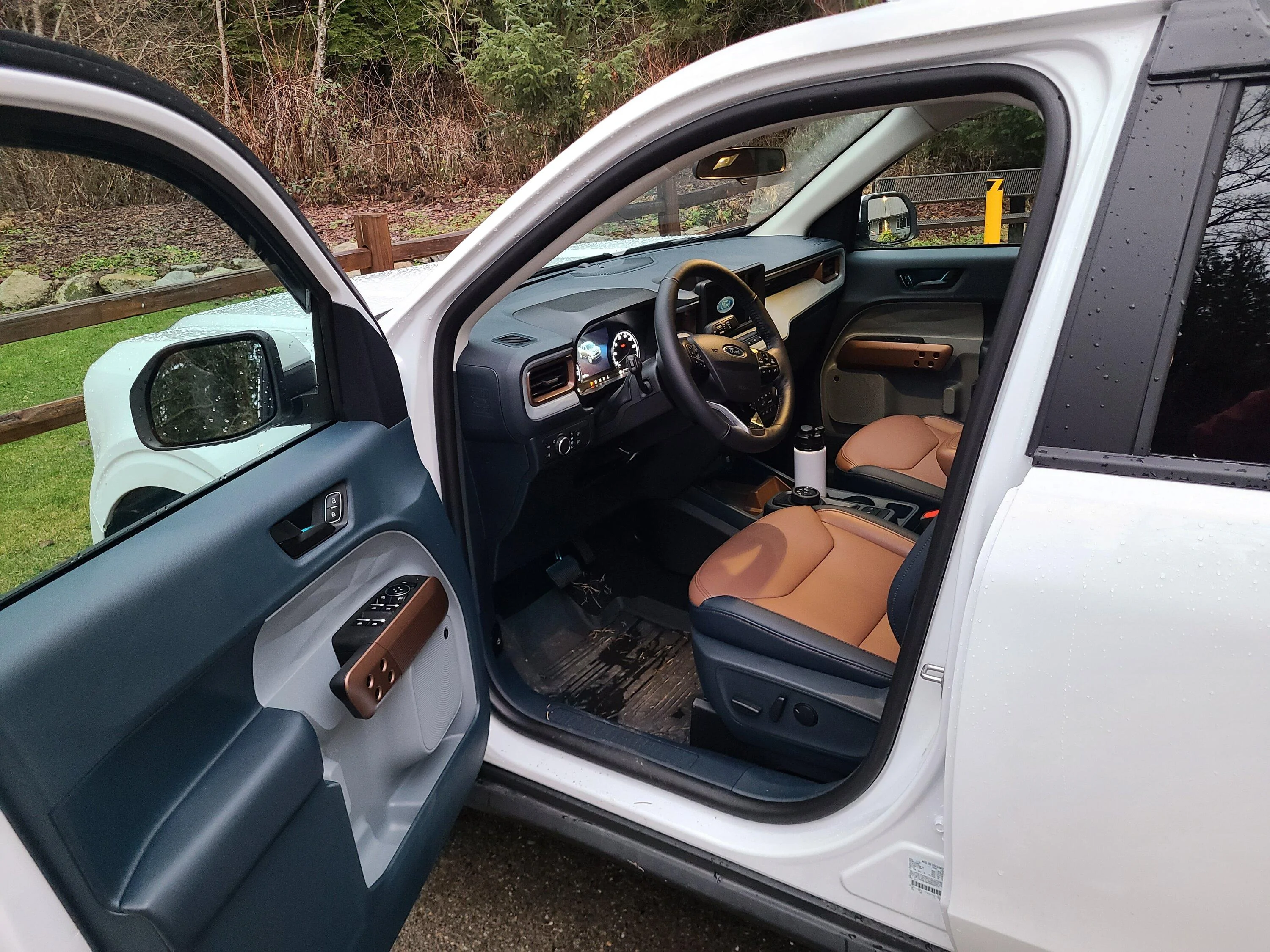 Ford Maverick Fully loaded Hybrid Lariat 20221230_162400