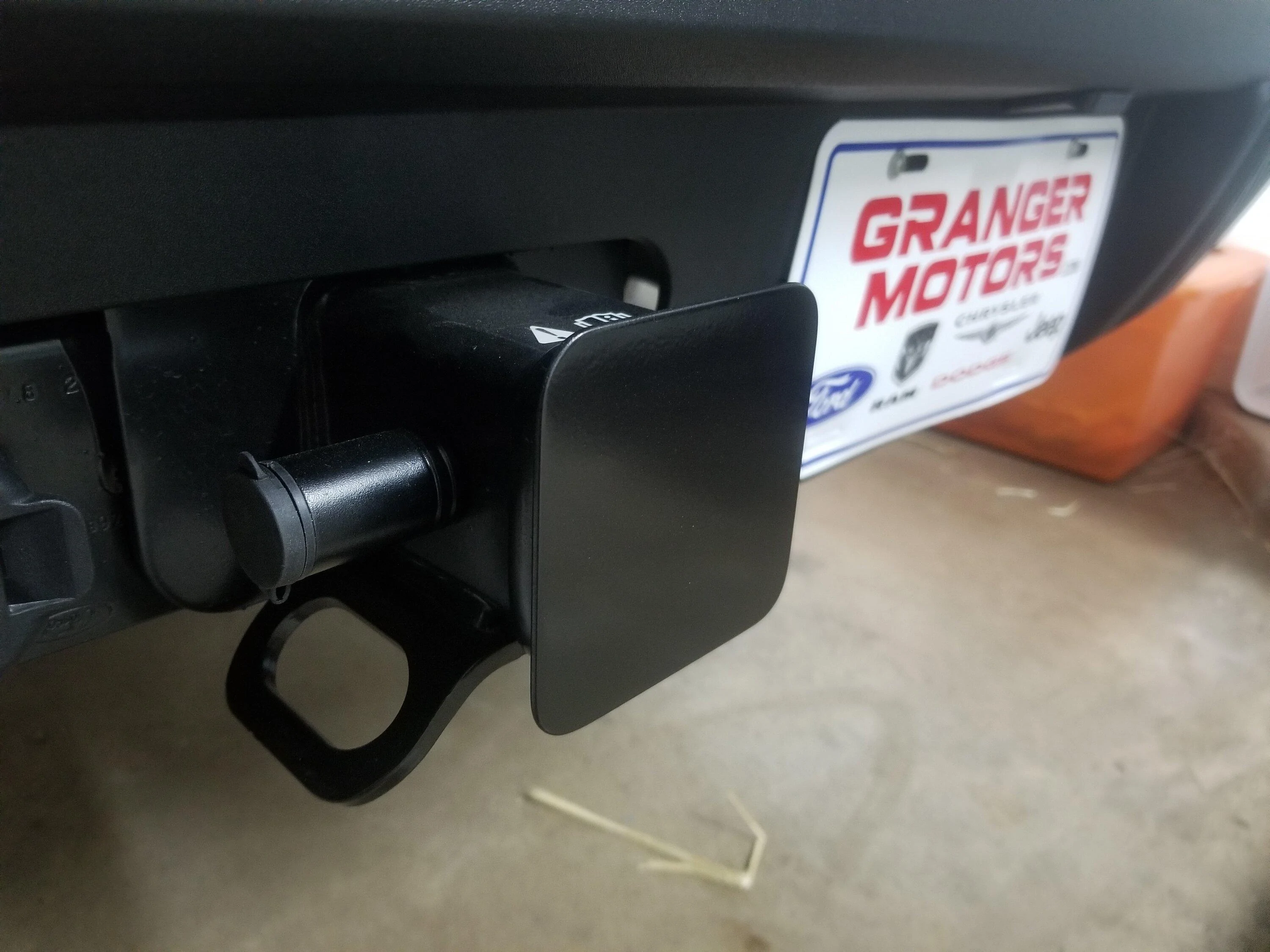 Ford Maverick Hitch cover and locking hitch pin 20221122_225400
