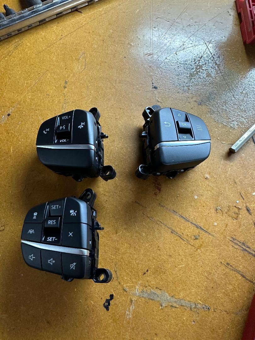 Ford Maverick FS: steering control switches, knob covers thumbnail