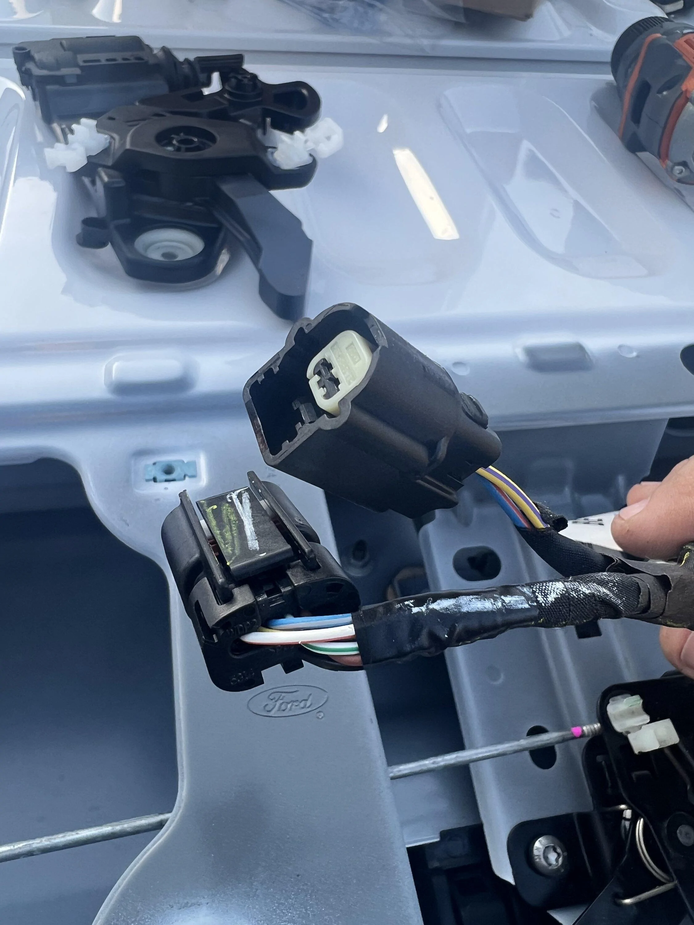 Ford Maverick DIY Tailgate Power Lock using Control/Actuator from Ranger IMG_2702