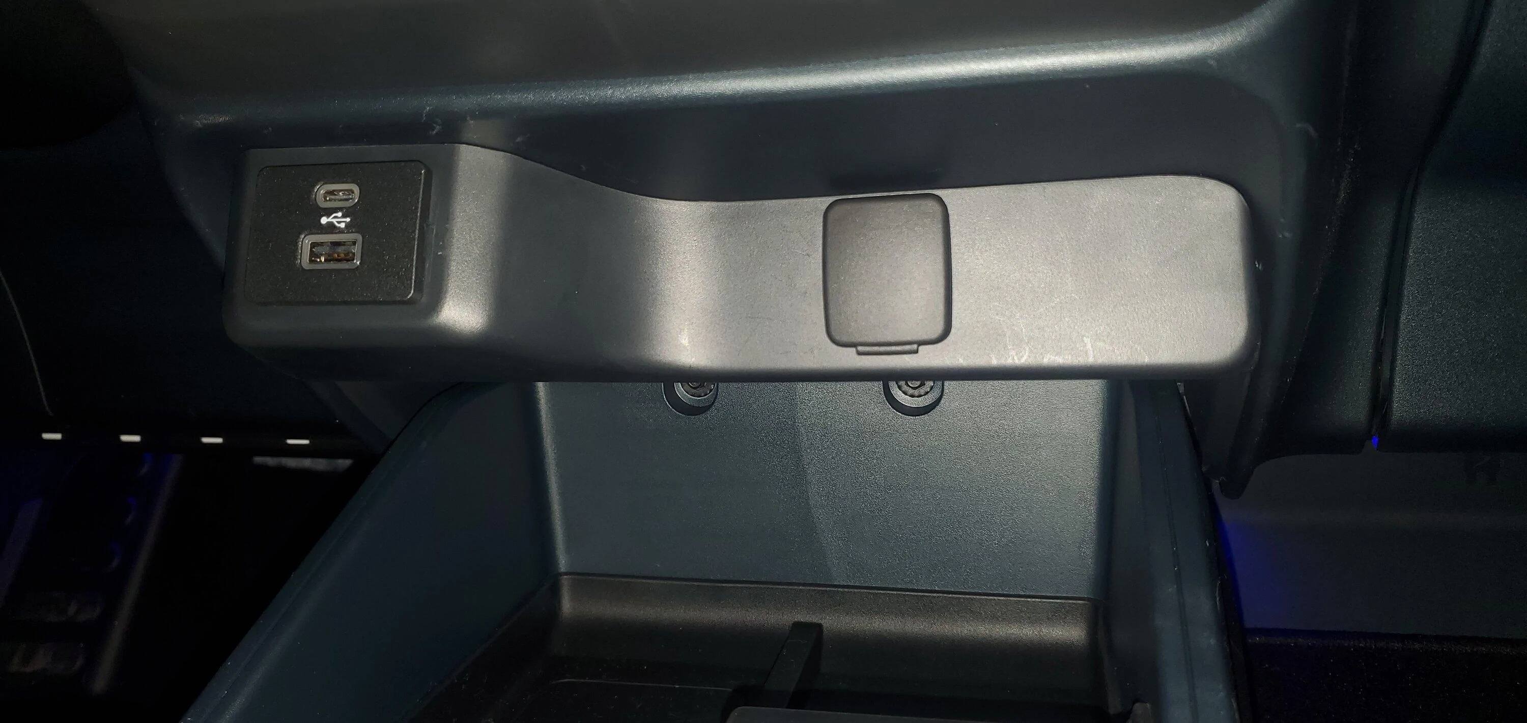 Ford Maverick Adding interior ambient lighting? 20230109_125445