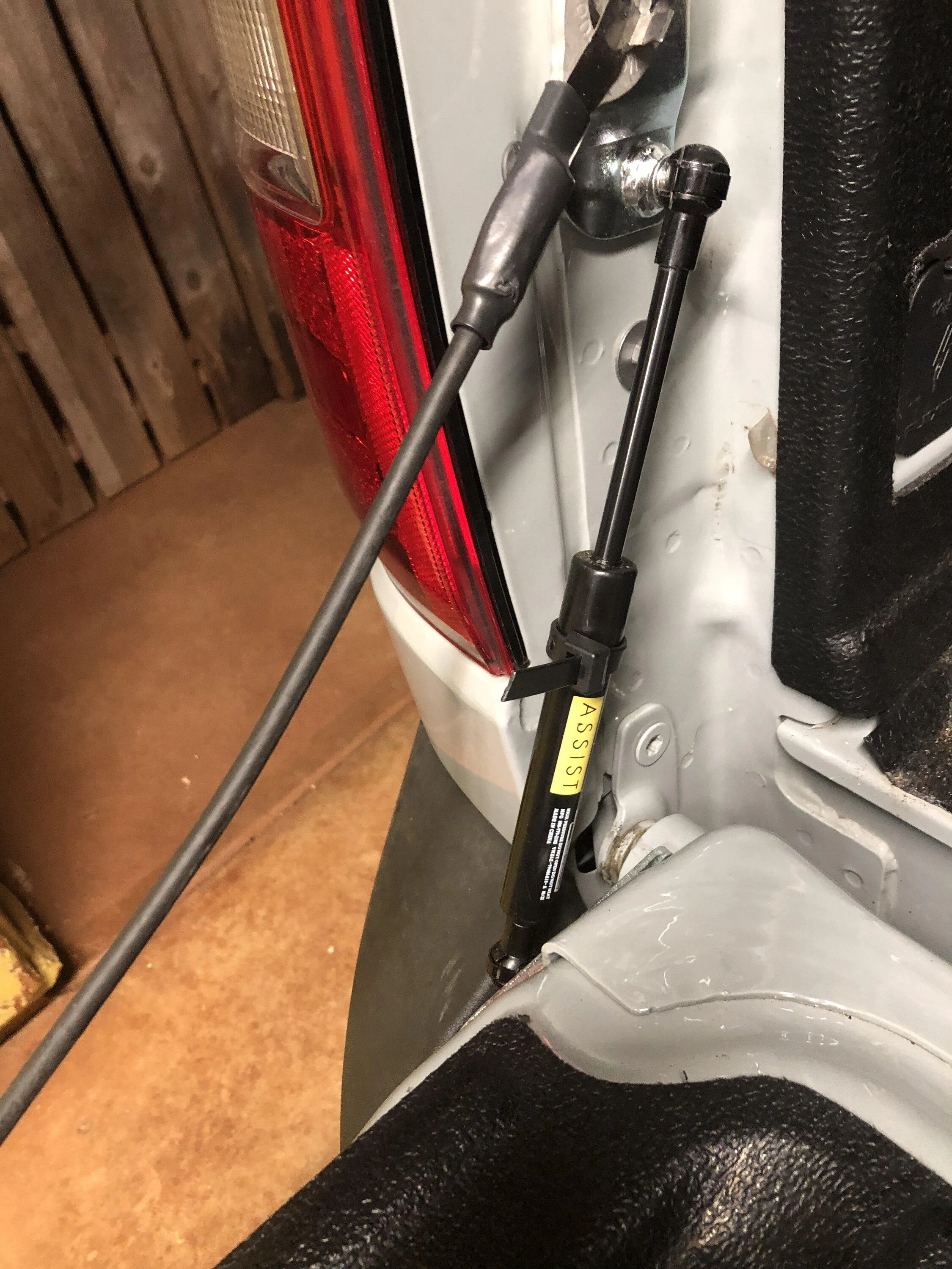 Ford Maverick Tailgate soft close fix 7DB9EEA1-A950-4E47-AC1F-A73F3DC2F1B6