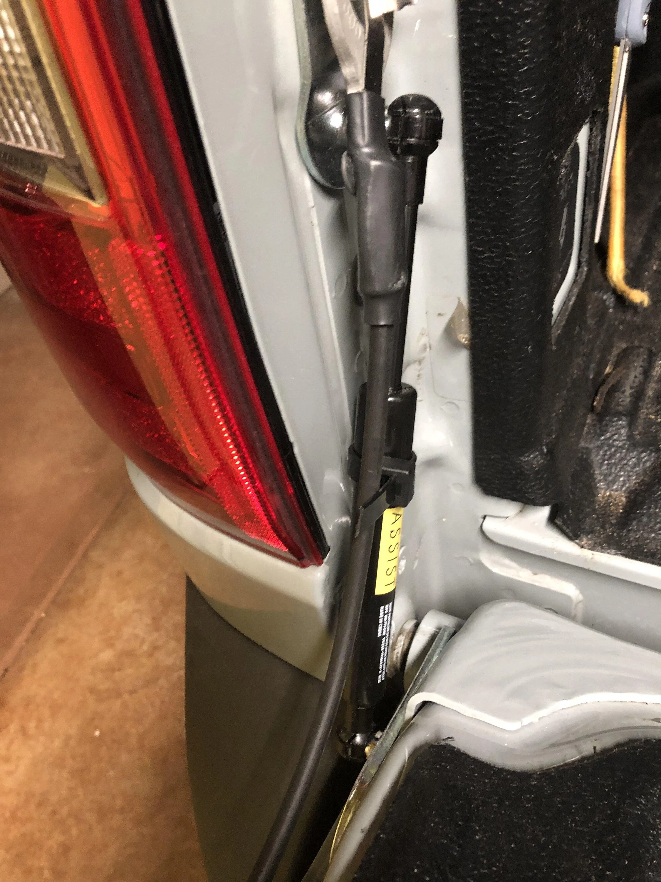 Ford Maverick Tailgate soft close fix C619ECC7-F2E4-4CF2-85D6-6B9339549924