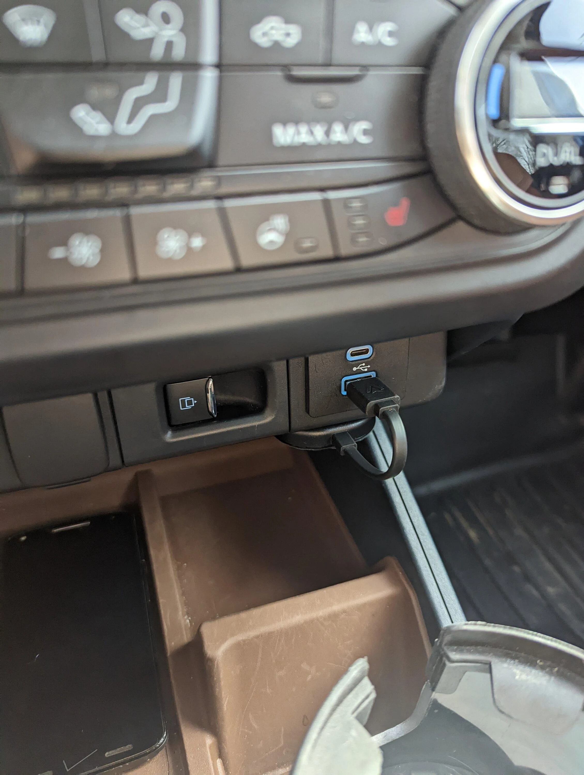 Ford Maverick Motorola MA1 install PXL_20230110_175434268