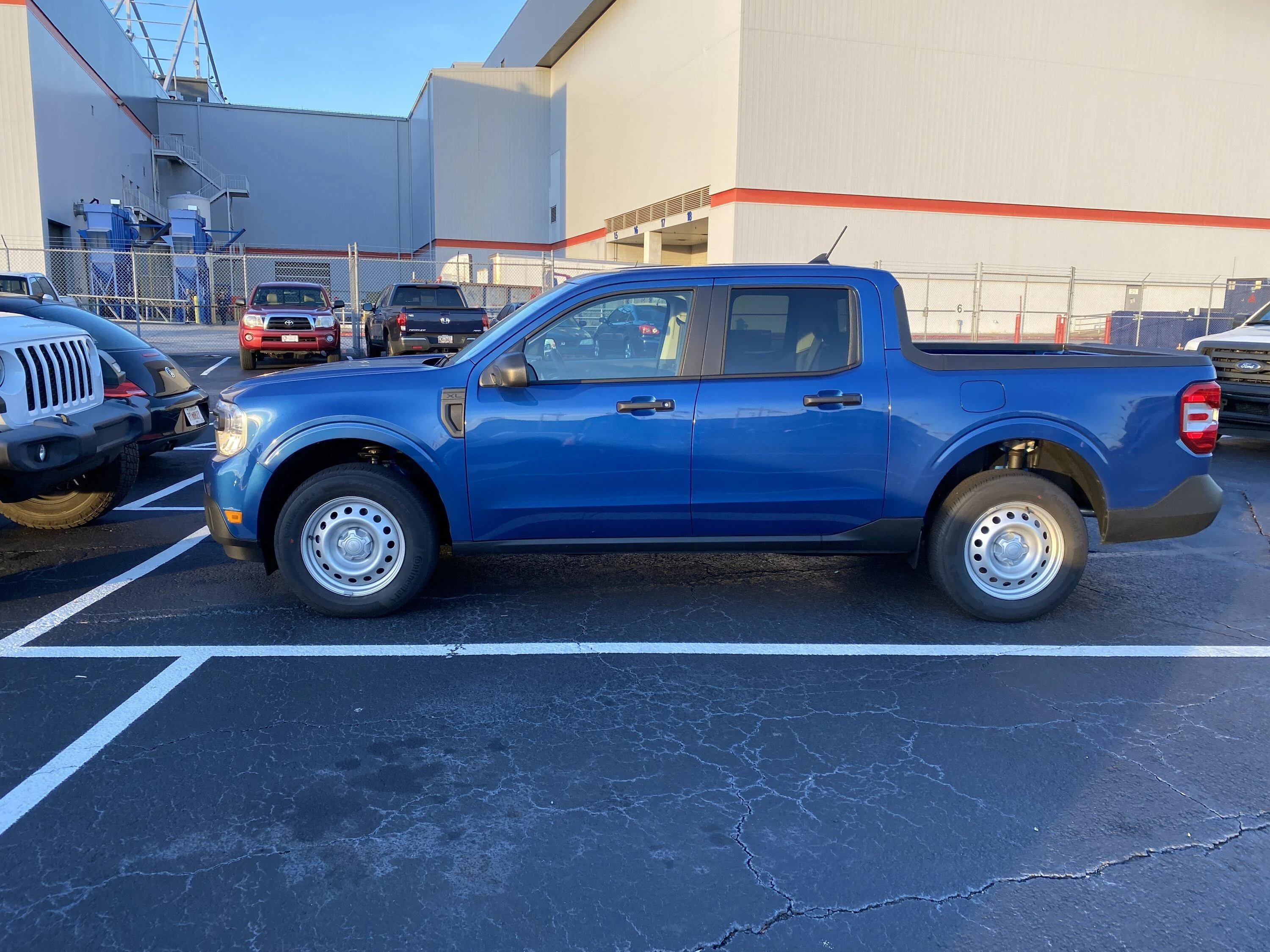 Ford Maverick 2023 Maverick New Colors: Atlas Blue, Avalanche Gray 0CEC9348-8B31-46E6-BC85-E1F3C1B003A2