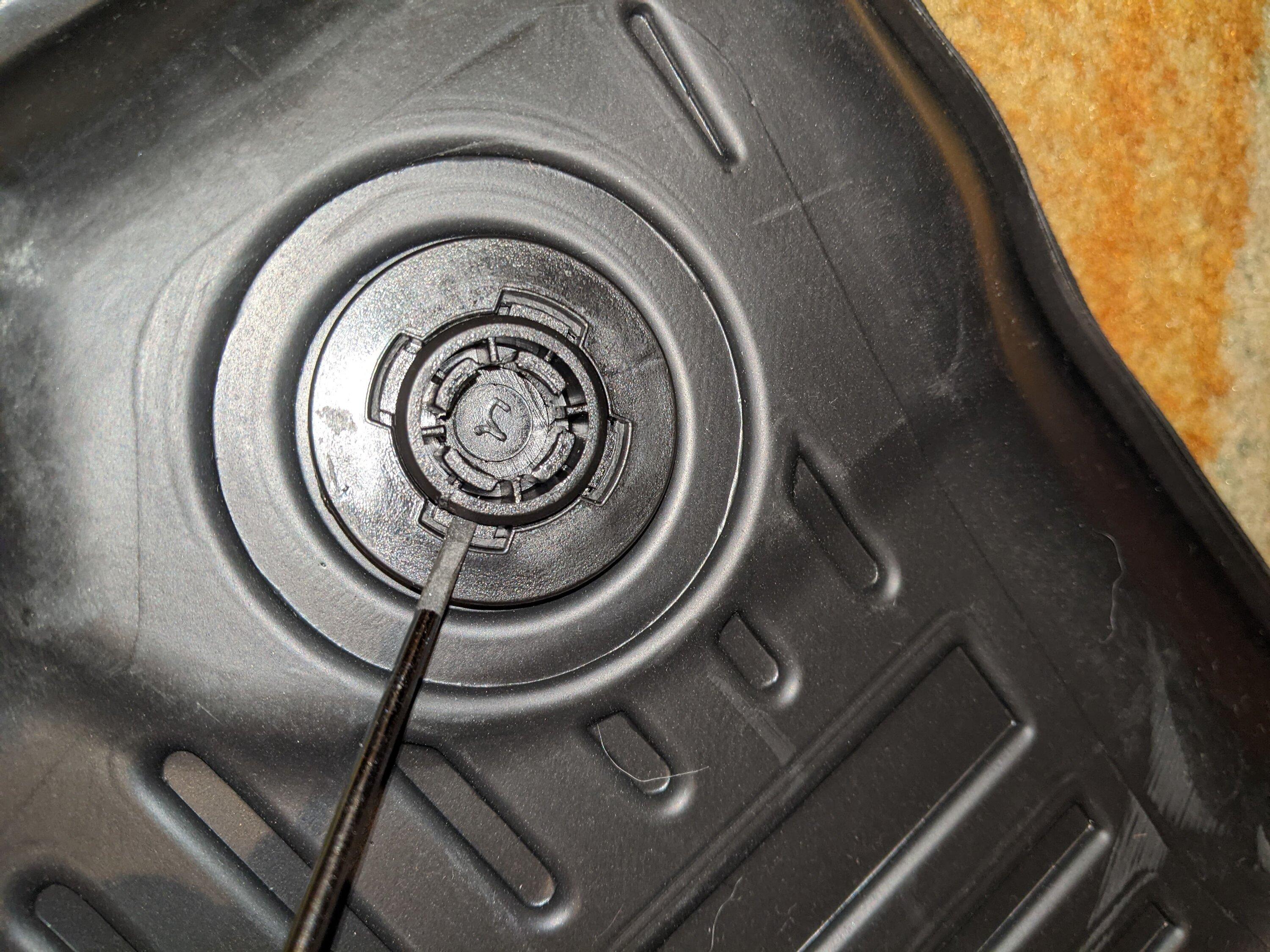 Ford Maverick Make your Amazon floor mats snap in like your stock mats! PXL_20230113_235325852