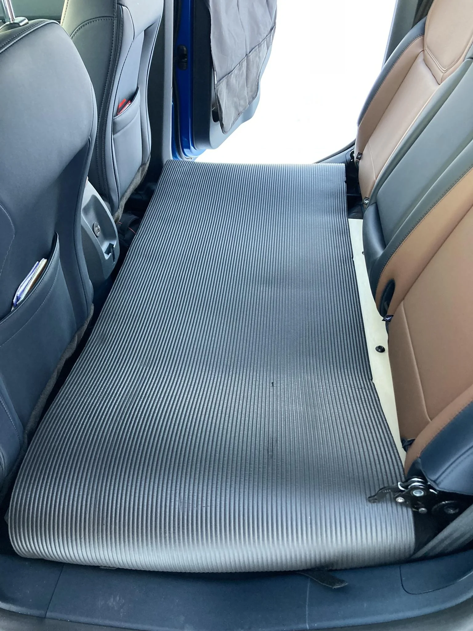 Ford Maverick Another rear seat removal - tips & photos IMG_2173