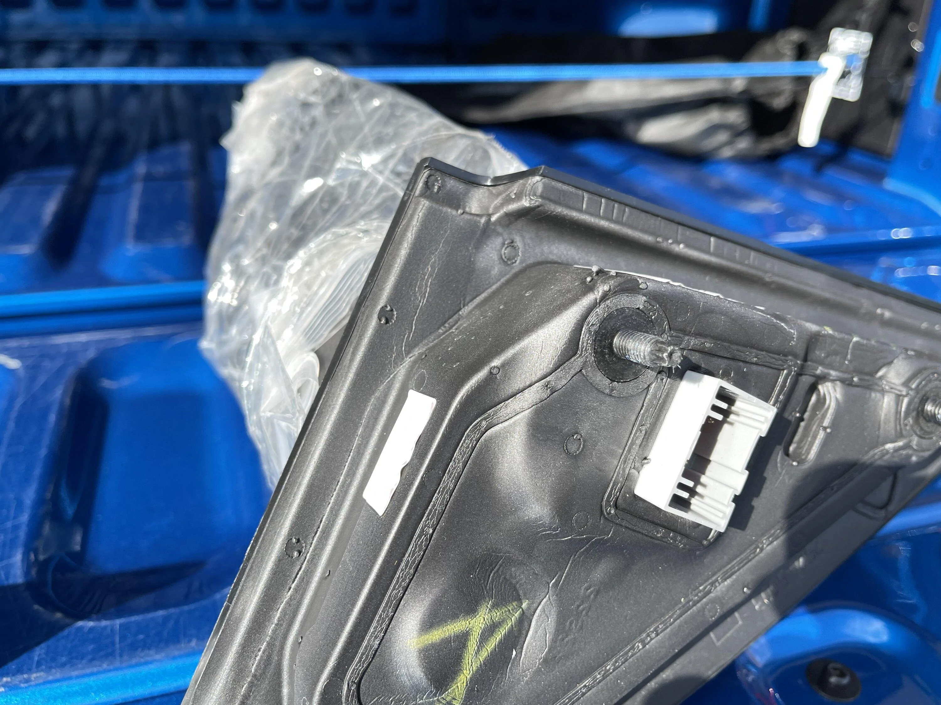 Ford Maverick 2022 Maverick Left Side Mirror Removal Replacement - DIY video 0DA1E293-3F9C-4552-91A5-F00E7A7599BD