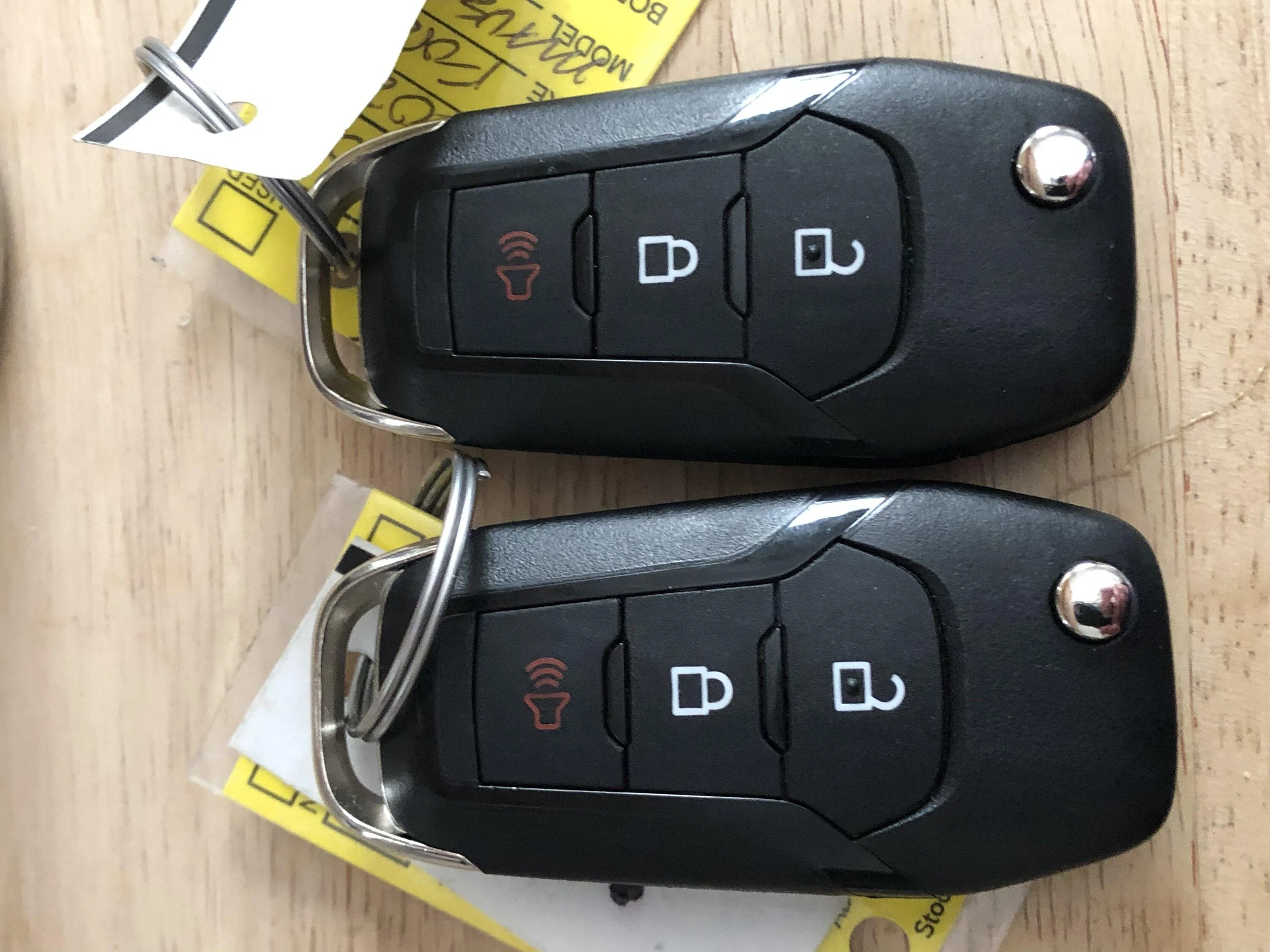 Ford Maverick Both keys functional..... IMG_5532