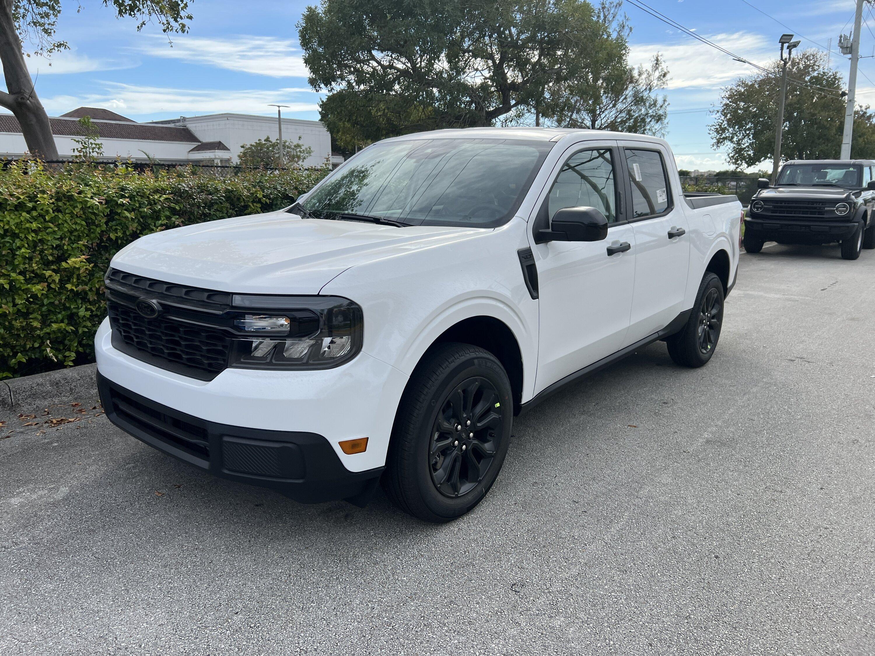 Ford Maverick My 2023 Maverick Oxford White w/ (BAP) Black Accent Package 9C9EF600-D94D-4C3C-801F-99BDD6E6DF56