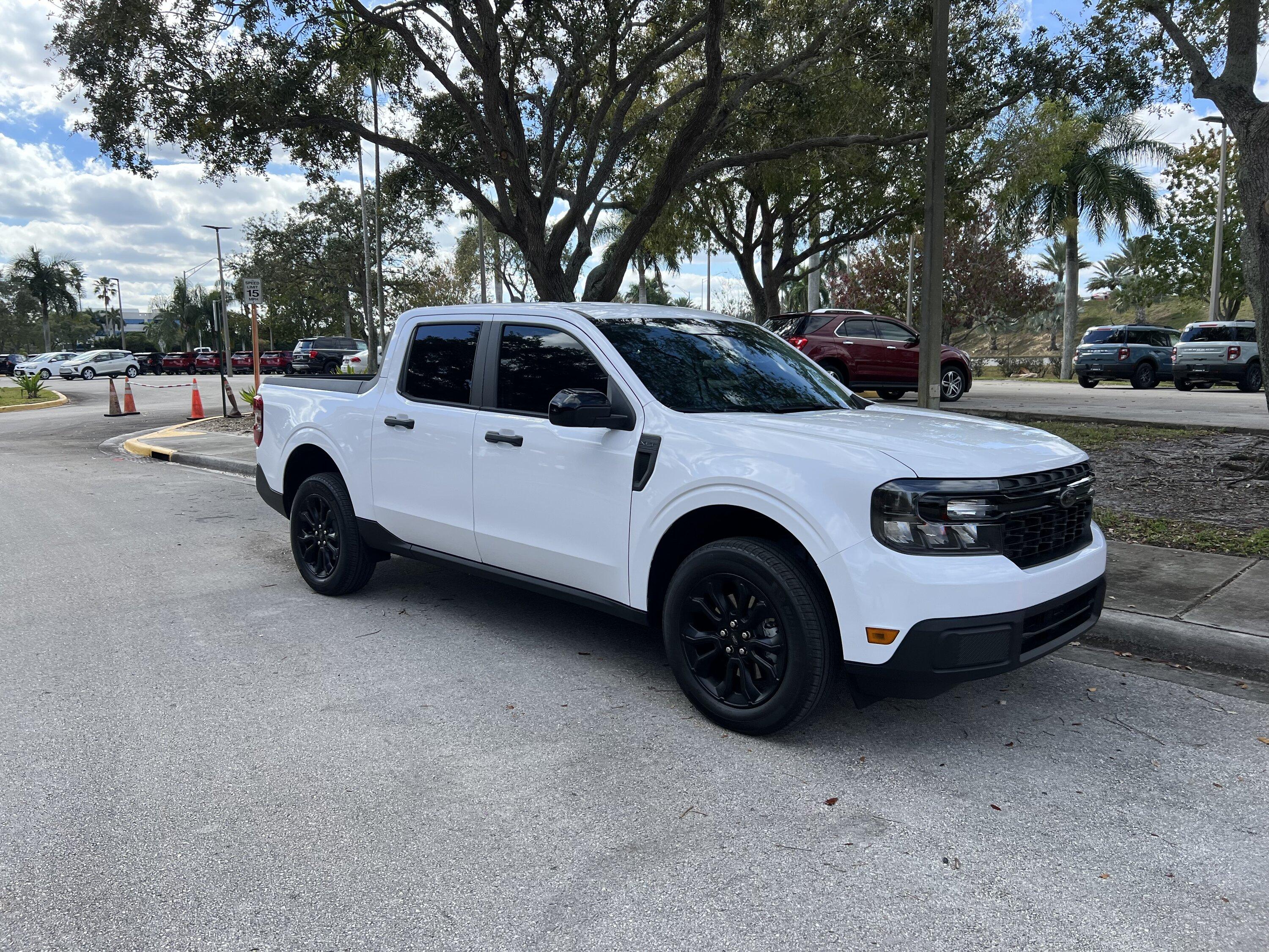 Ford Maverick My 2023 Maverick Oxford White w/ (BAP) Black Accent Package 6D7E6D5C-A6B9-4772-B1B6-71993EAA0A9B