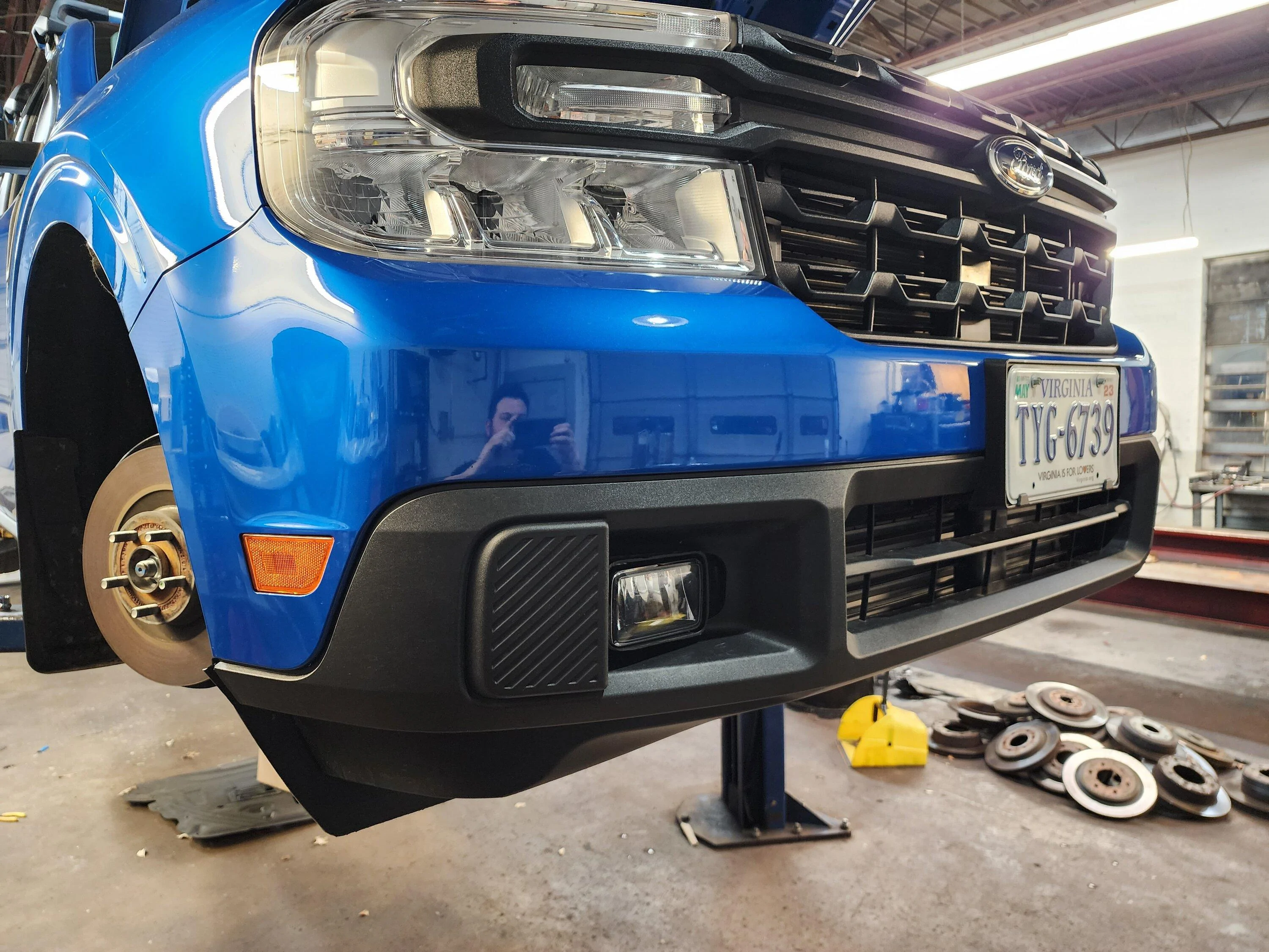 Ford Maverick 22 XL Lobo St Paddle shifters ,f150 Fog light Switch and Fog lights, Rotiforms Wheels Scale Suspension lowered and much more Oem Ford Accesories. 20230120_181811