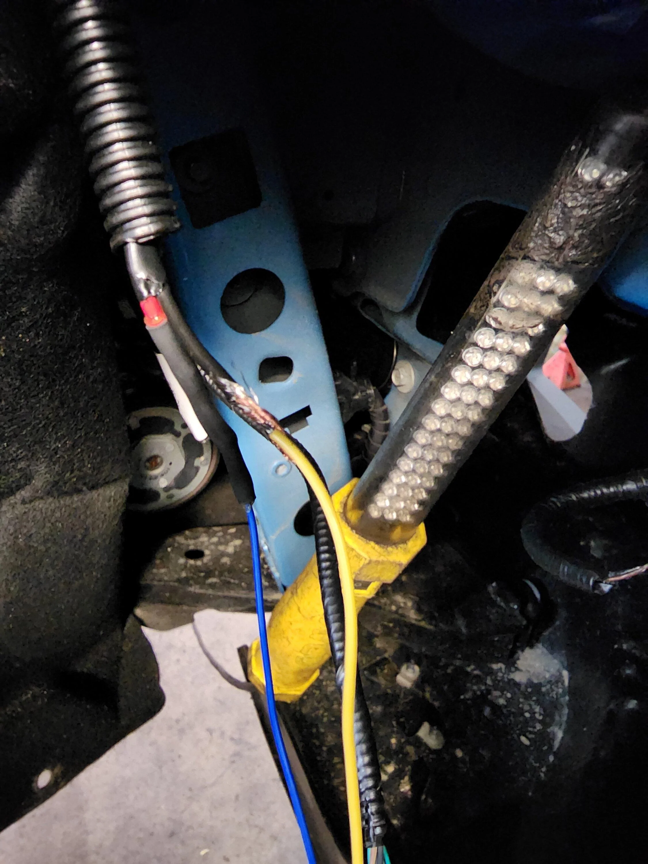 Ford Maverick F-150 Fog Lamp Switch and Wire Harness Installed in Maverick - DIY 20230102_180213