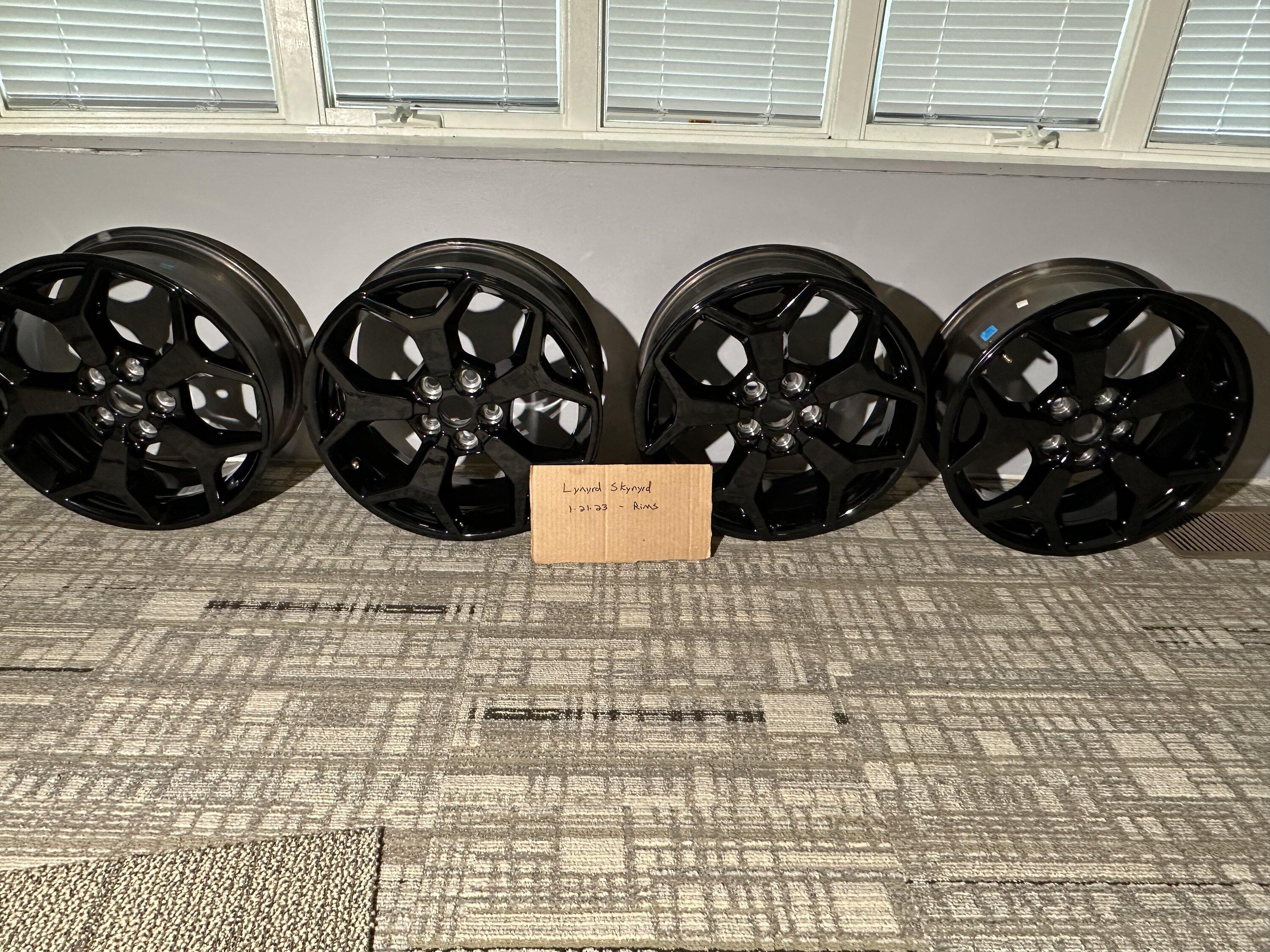 Ford Maverick Black FX4 rims -Sold IMG_1821